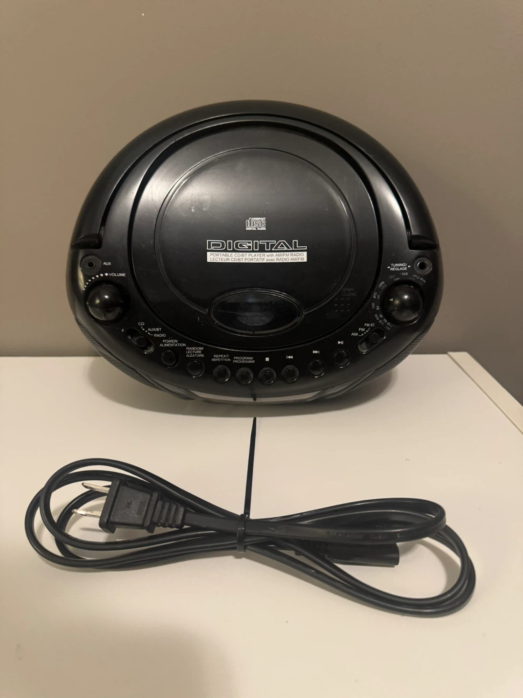 Black Portable CD Player Boombox with AM/FM Radio - photo 2