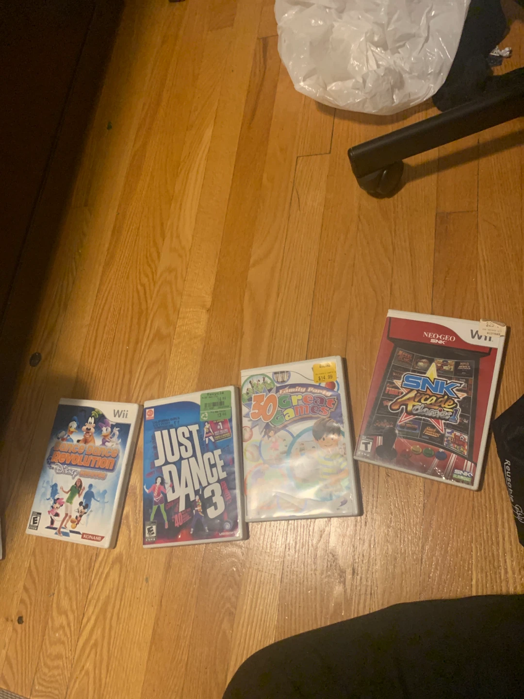 Nintendo Wii Console with Games and Accessories - photo 2