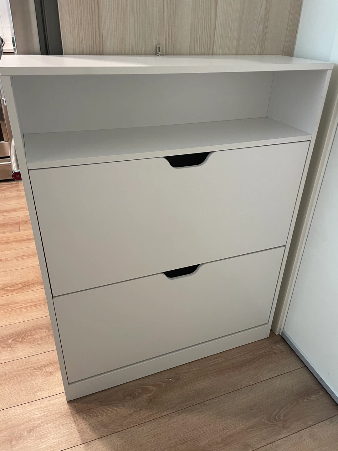Shoe cabinet