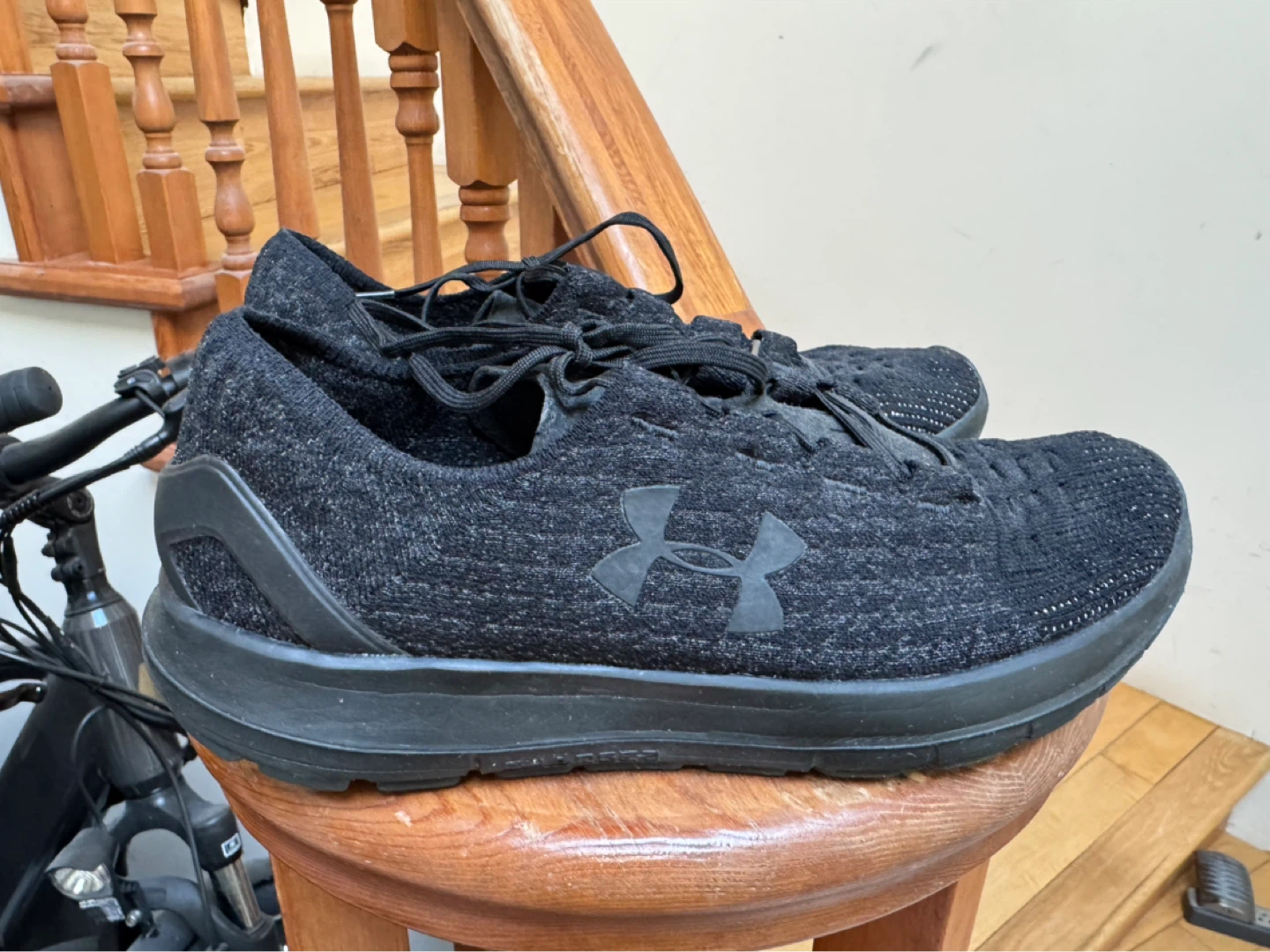 Under Armour Men’s Running Shoes (8.5)
