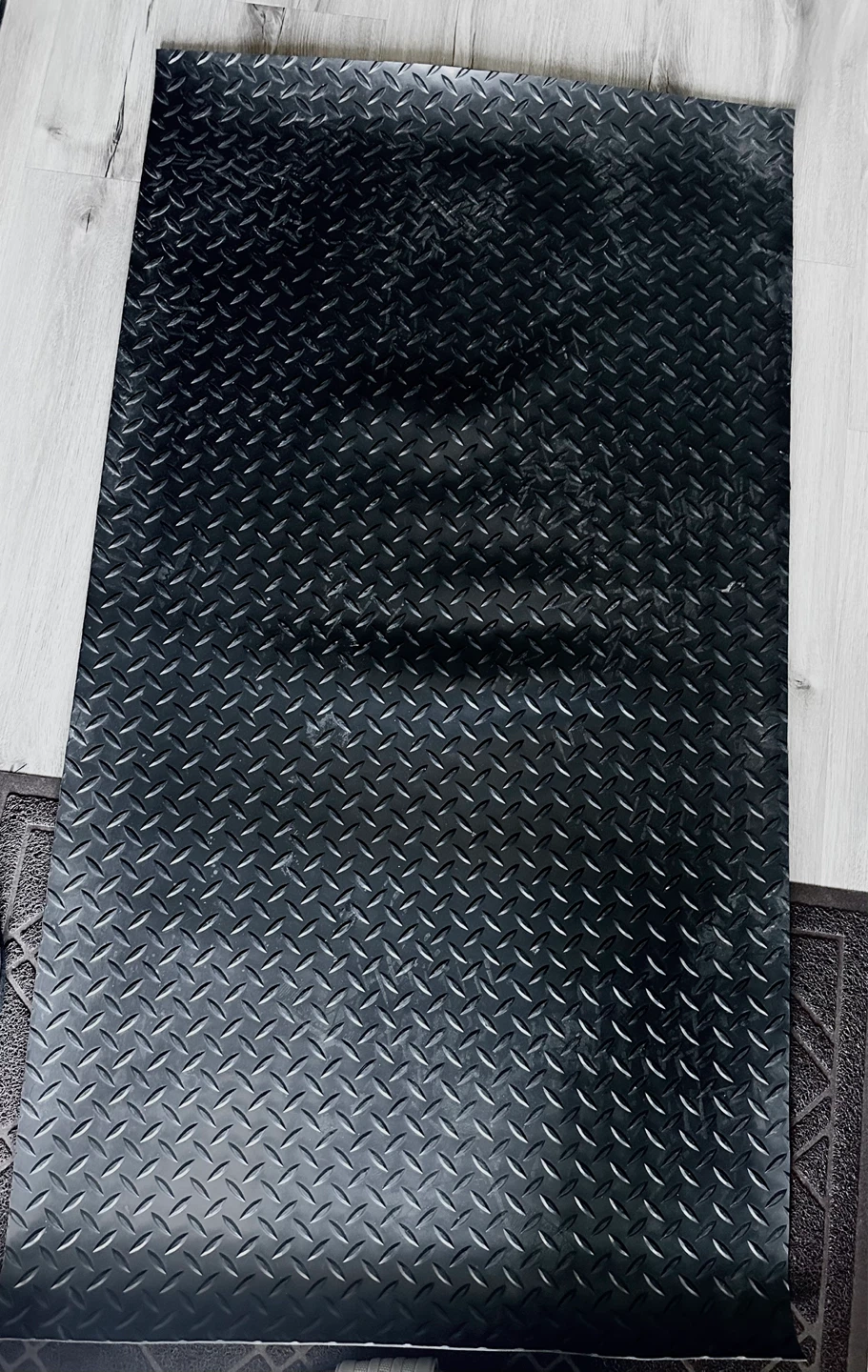 Black Diamond Plate Rubber Mat Roll