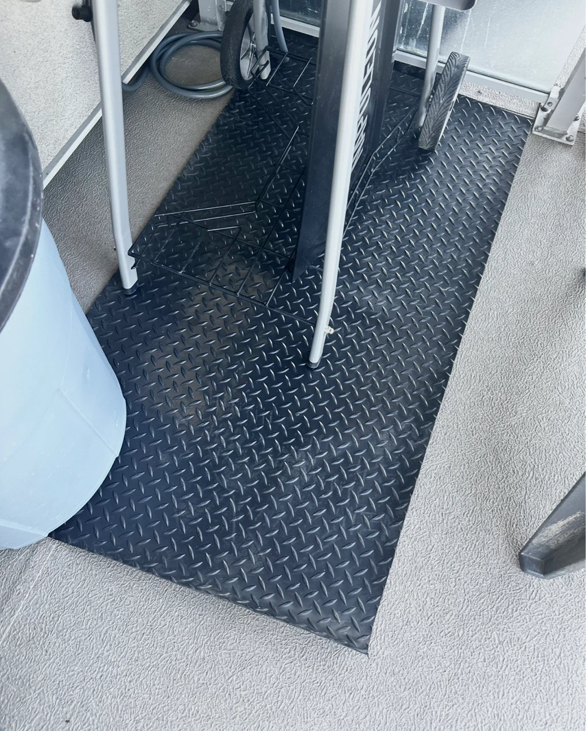 Black Diamond Plate Rubber Mat Roll - photo 4