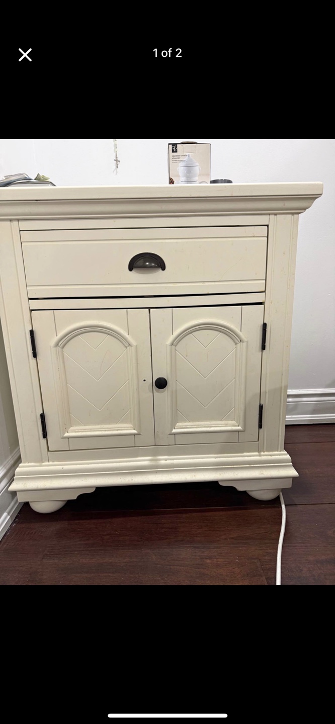 Solid wood Cream Nightstand with Drawer and Cabinet