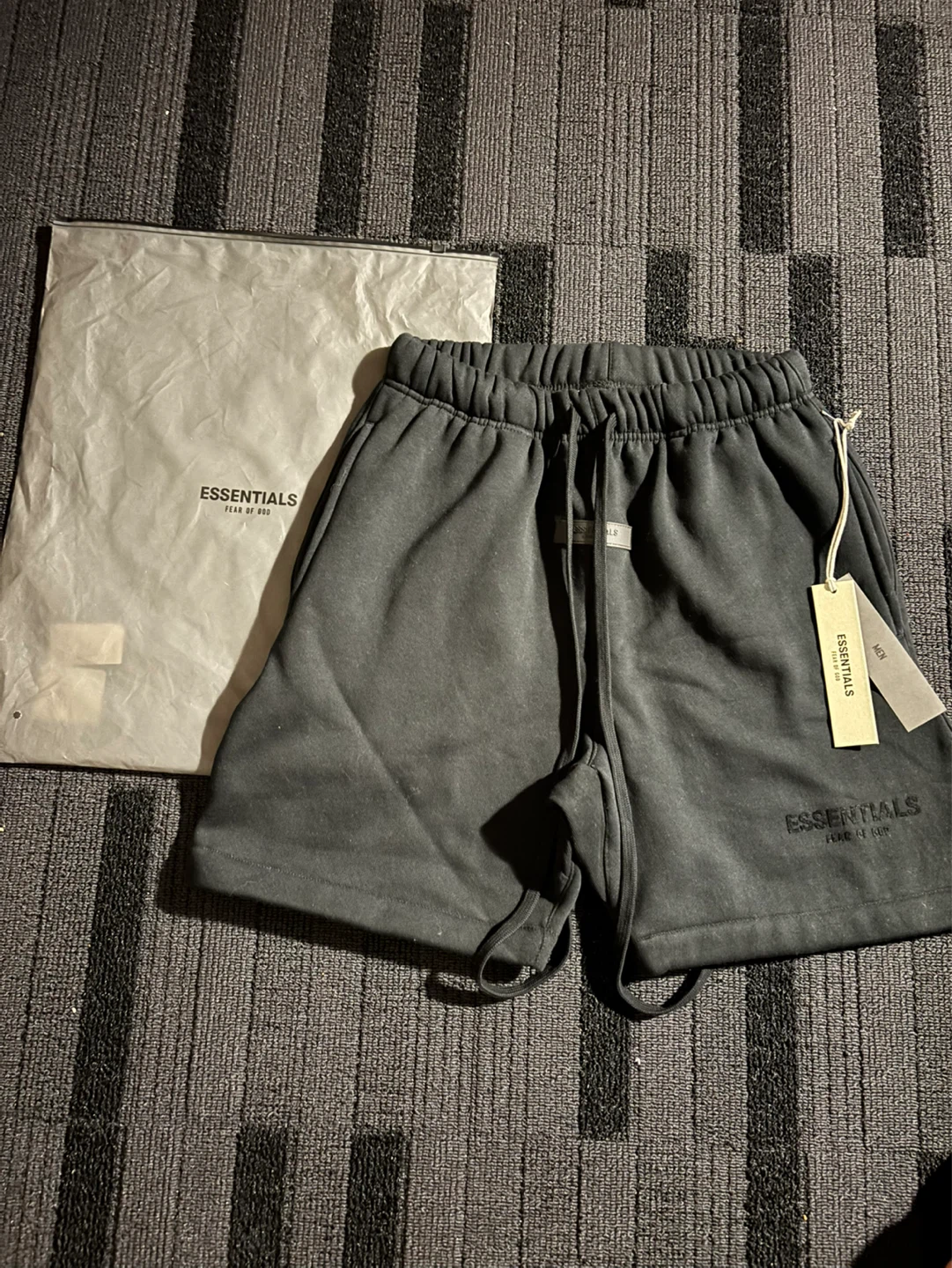 Fear of God ESSENTIALS Sweatshorts XS