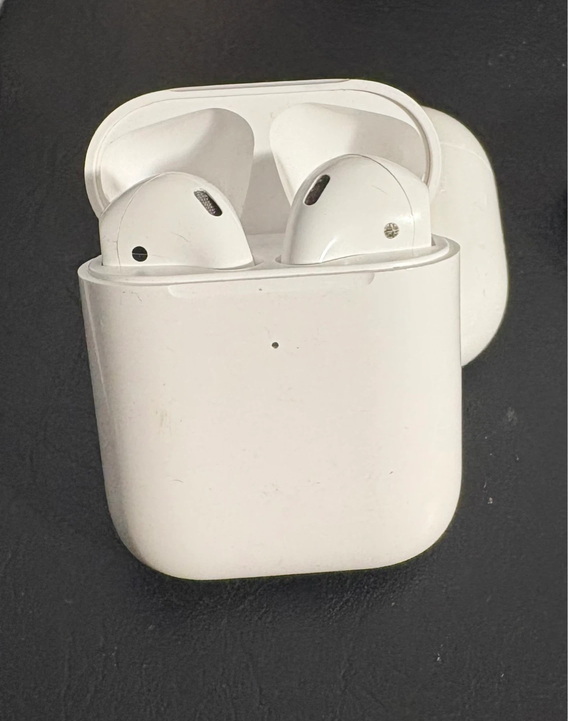 airpods 2 charging case