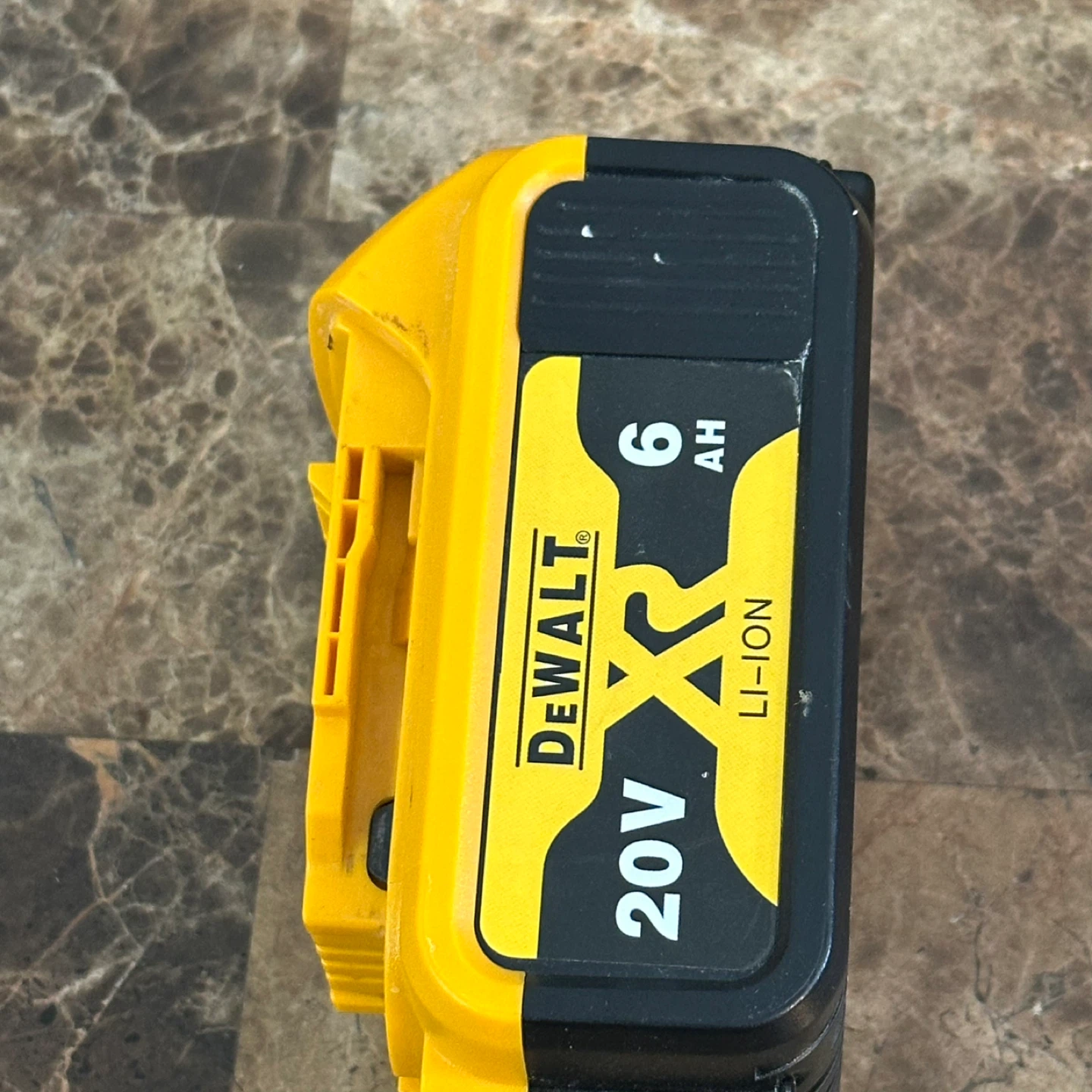 DeWalt 20V XR 6.0 Ah Li-Ion Battery - photo 3