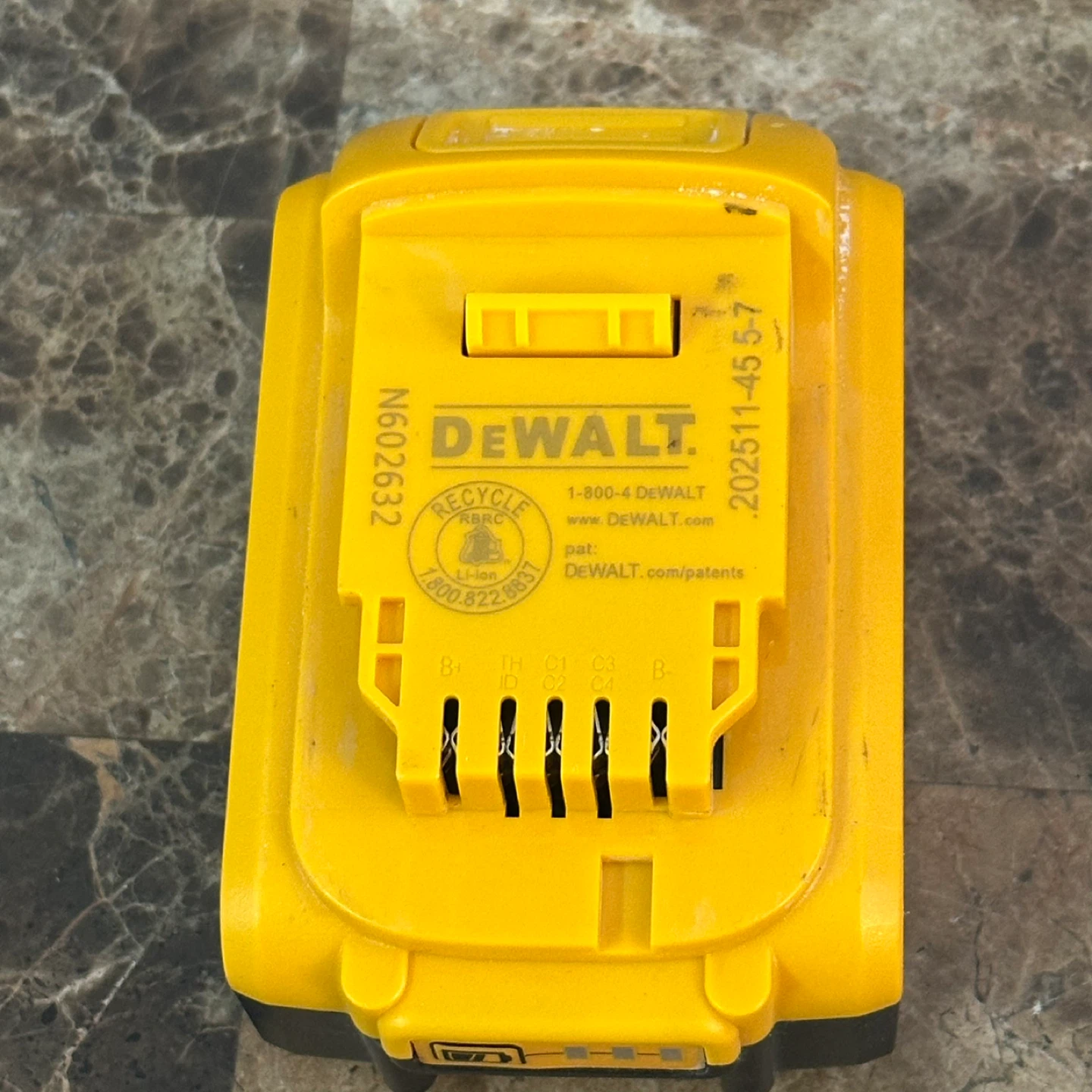 DeWalt 20V XR 6.0 Ah Li-Ion Battery - photo 2