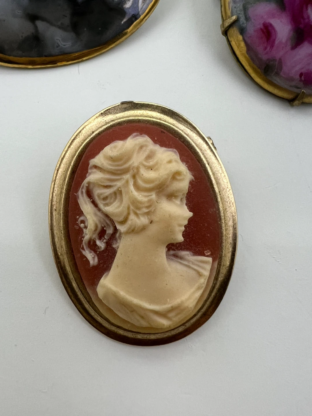Curated Collection of 3 Vintage Brooches - photo 3