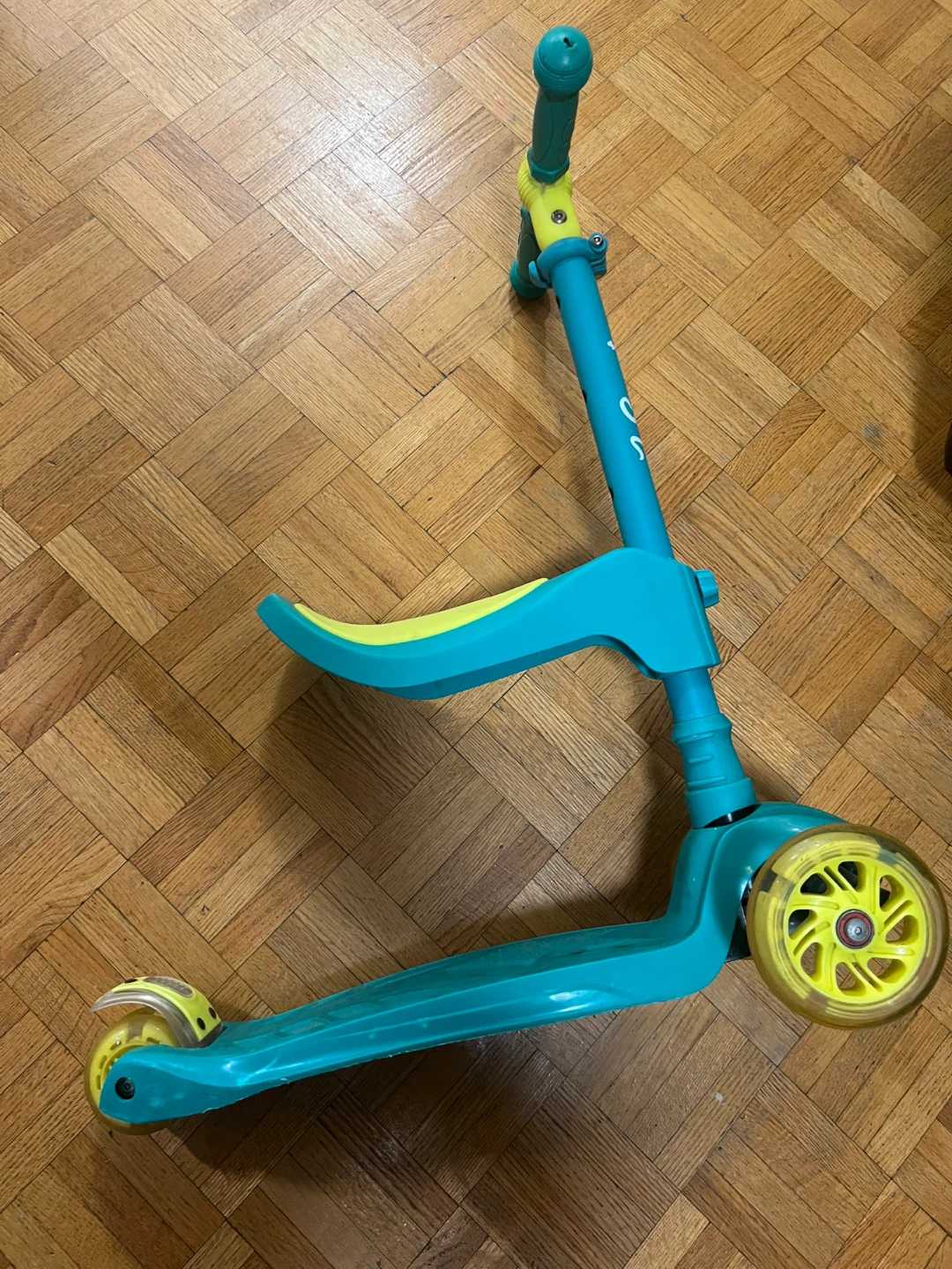 Kids 3-Wheel Scooter - photo 3