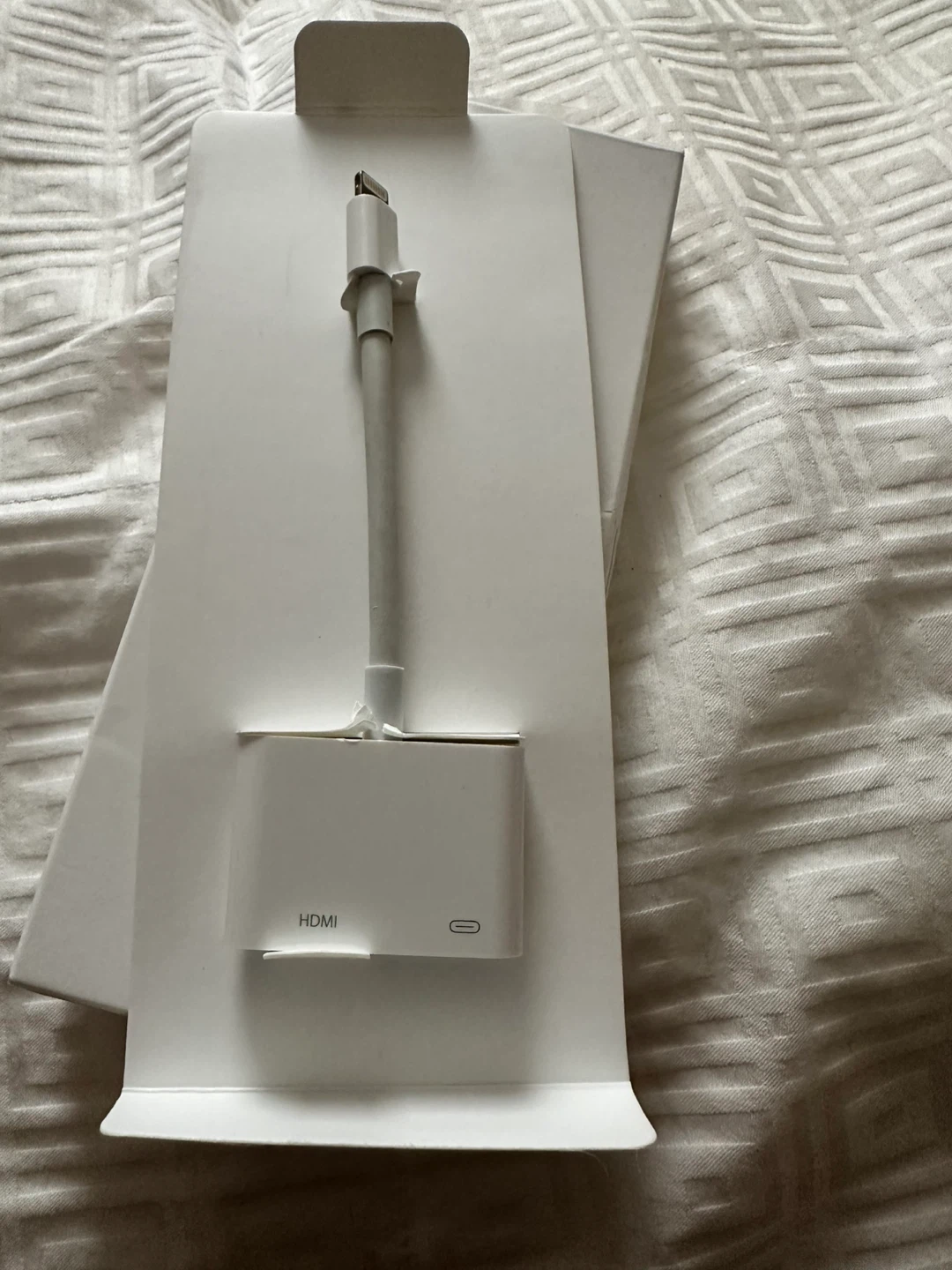 Apple Lightning to Digital AV Adapter - photo 3