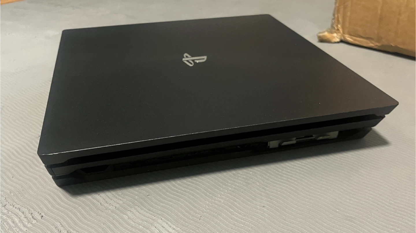 PS4 Pro 1TB - photo 2