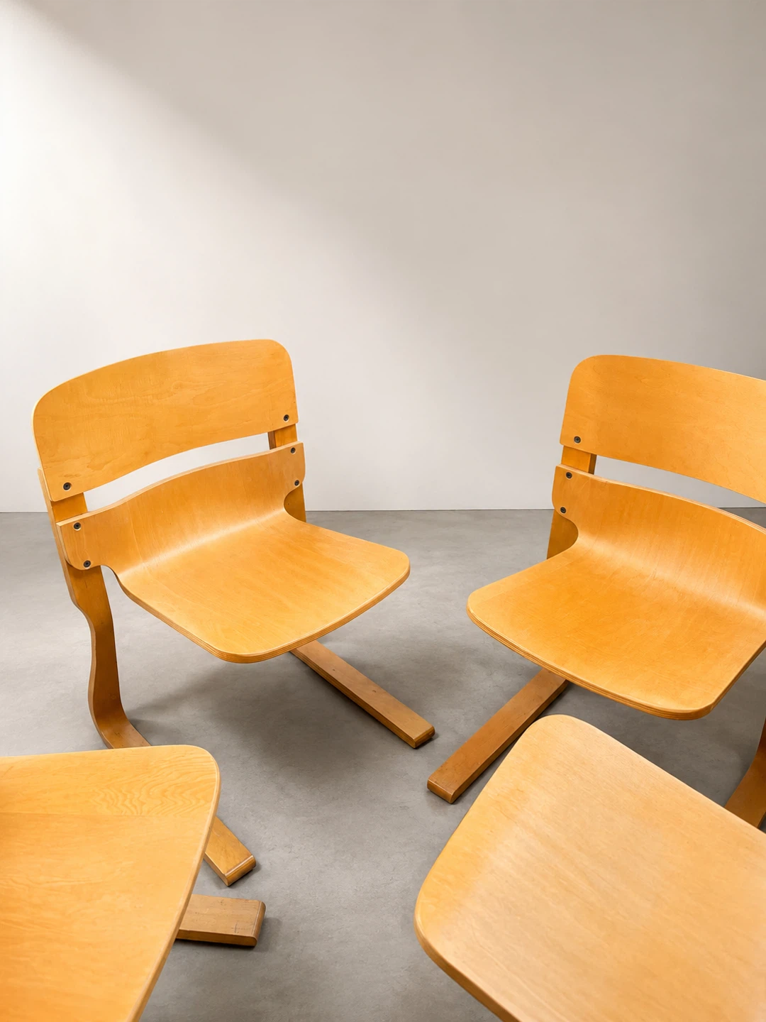 Set of 4 Vintage European Cantilever Chairs - photo 3