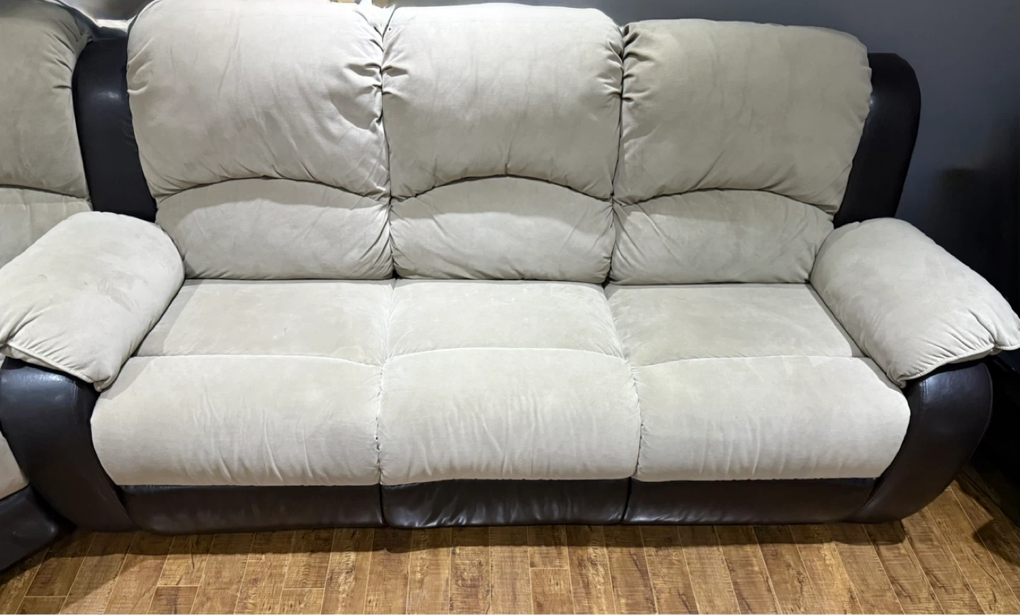 Sectional Recliner Couch with Cup Holders