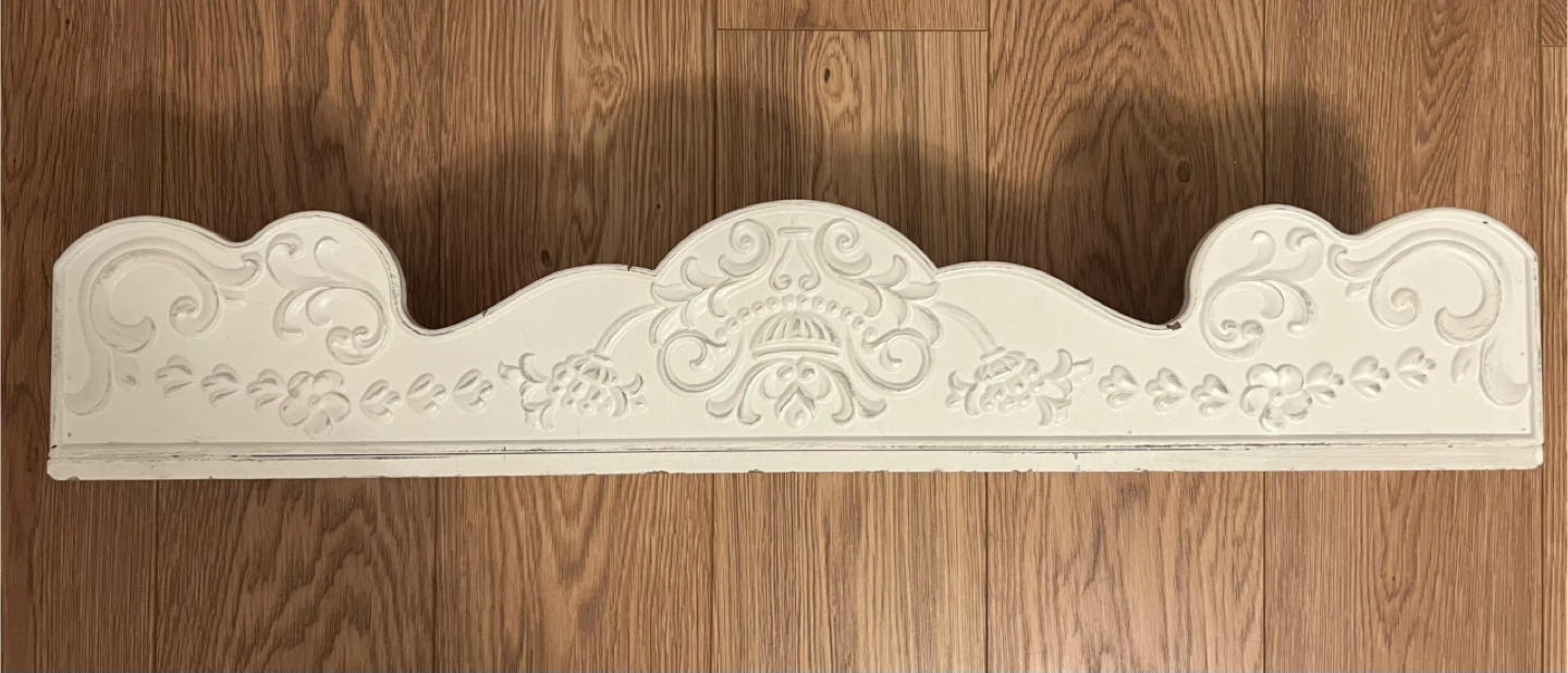 White decorative shelf