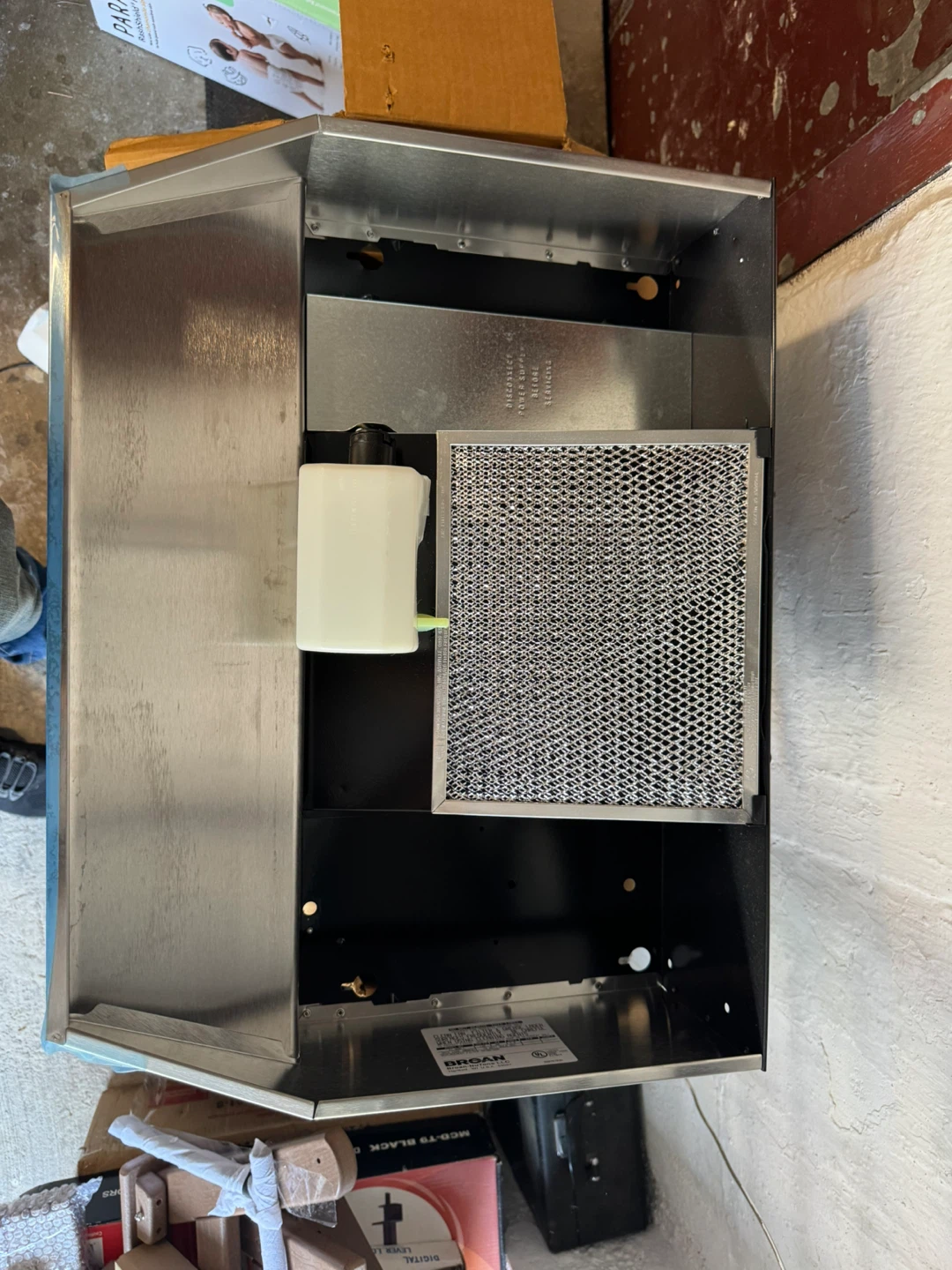 Broan 24" Economy Range Hood - photo 3