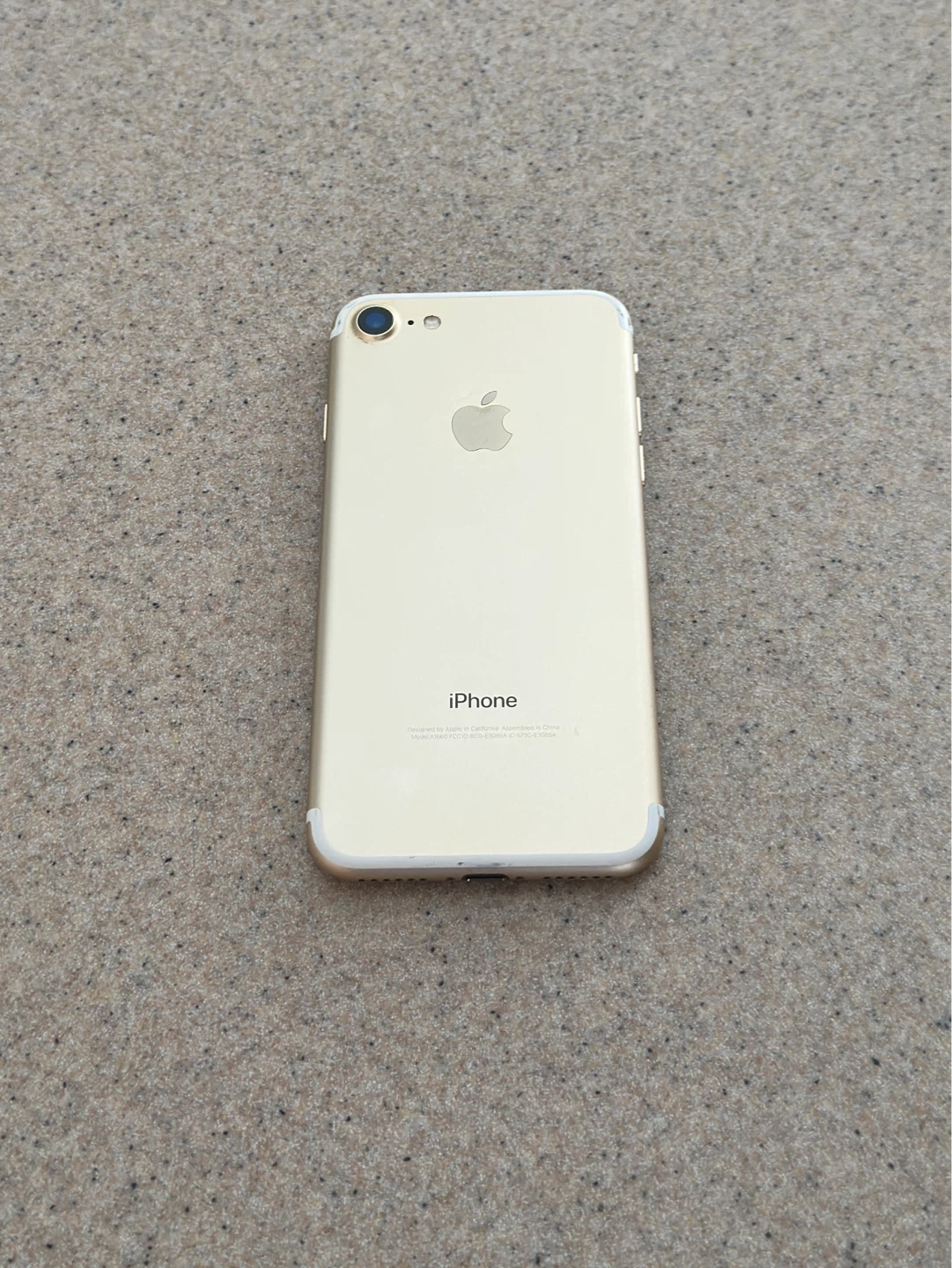 Apple iPhone 7 Gold 32GB unlocked - photo 3
