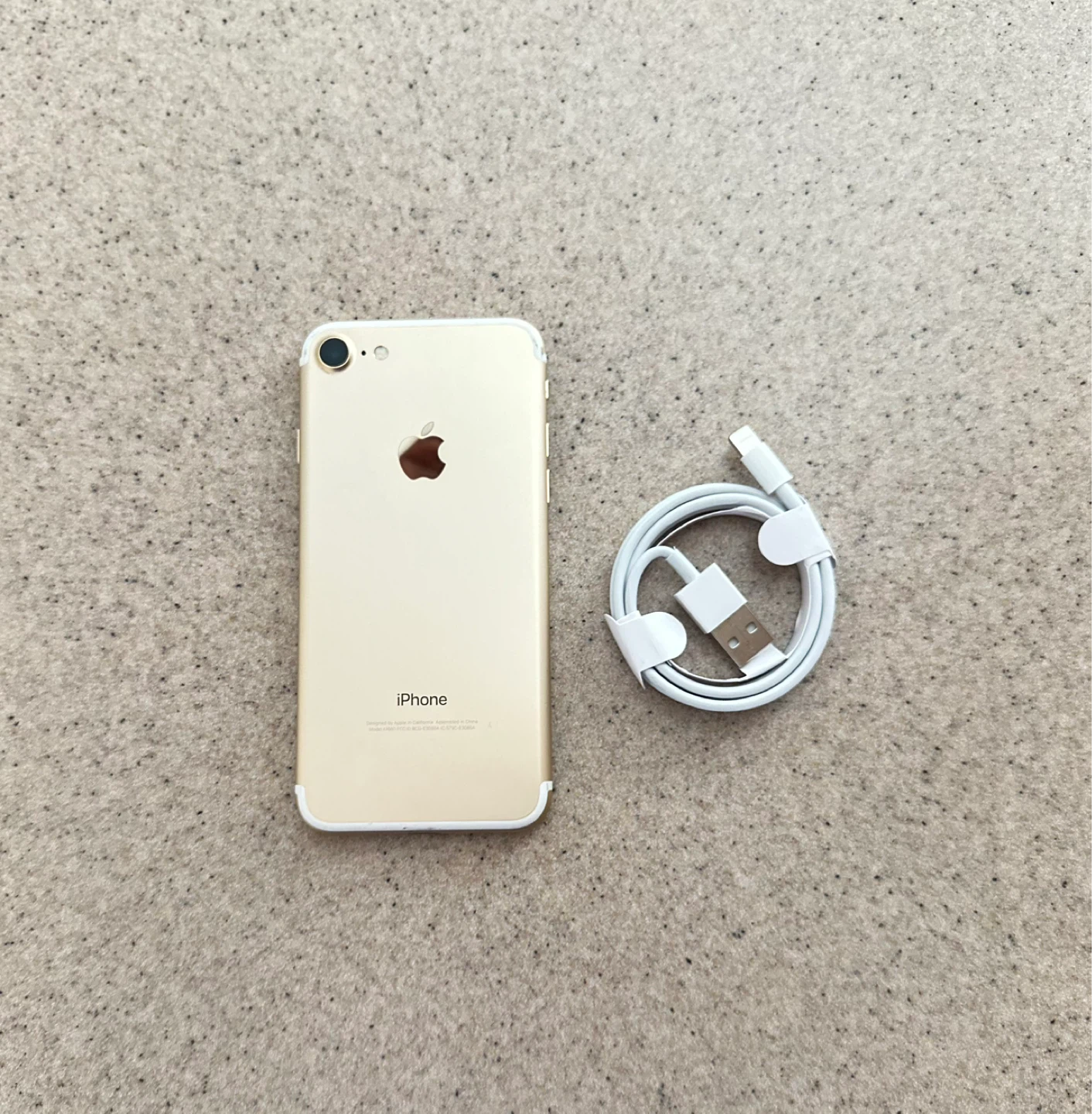 Apple iPhone 7 Gold 32GB unlocked