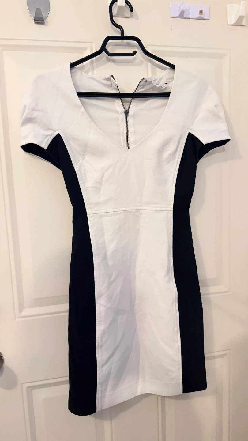 Black and White Sheath Dress size 0/S