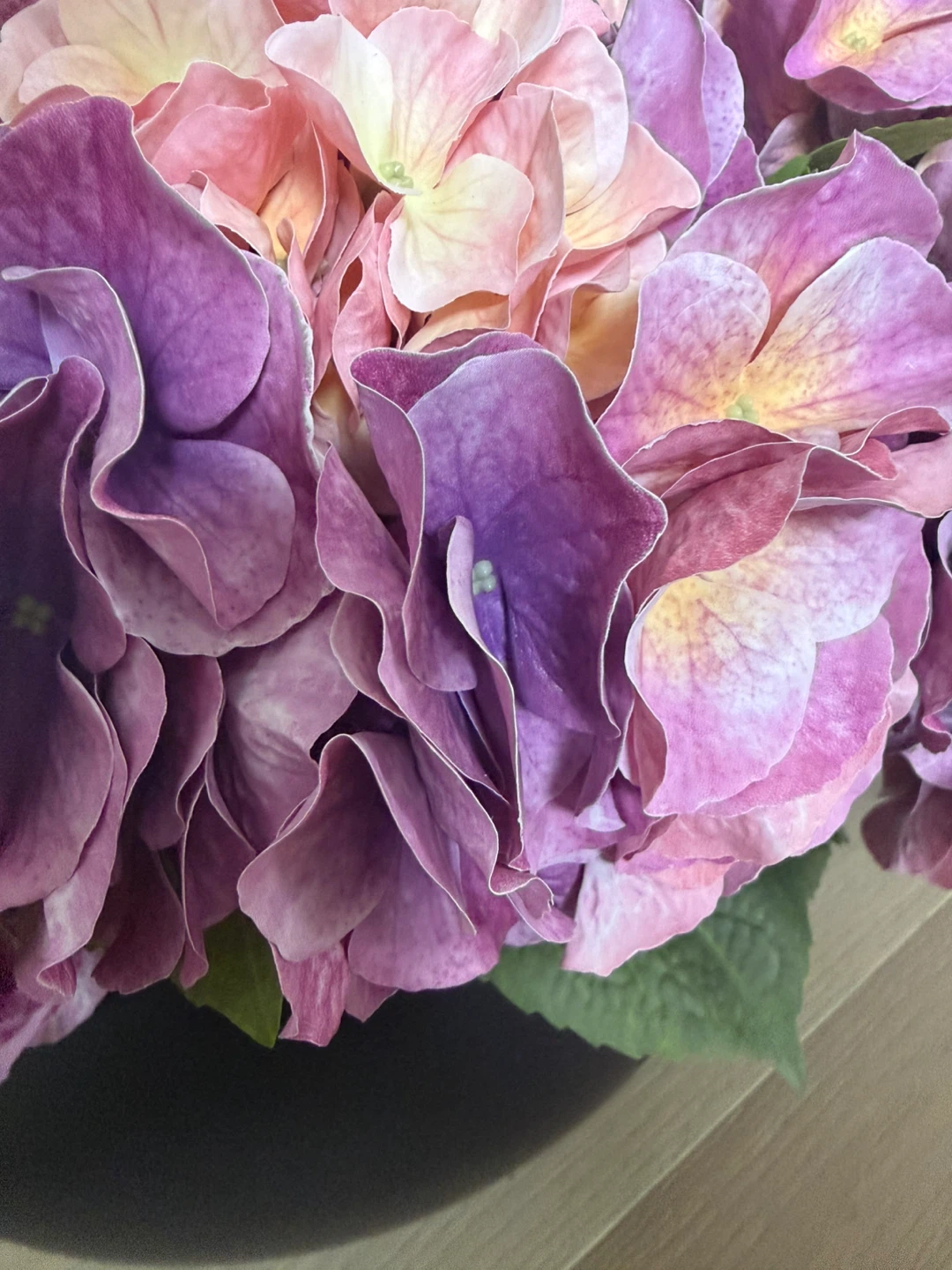 Large Hydrangea ( faux ) arrangement with pot - photo 4
