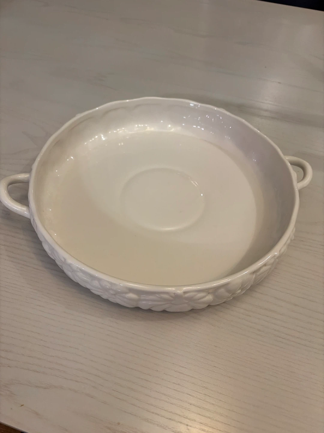 White Ceramic Round Serving Dish with Leaf Embossing