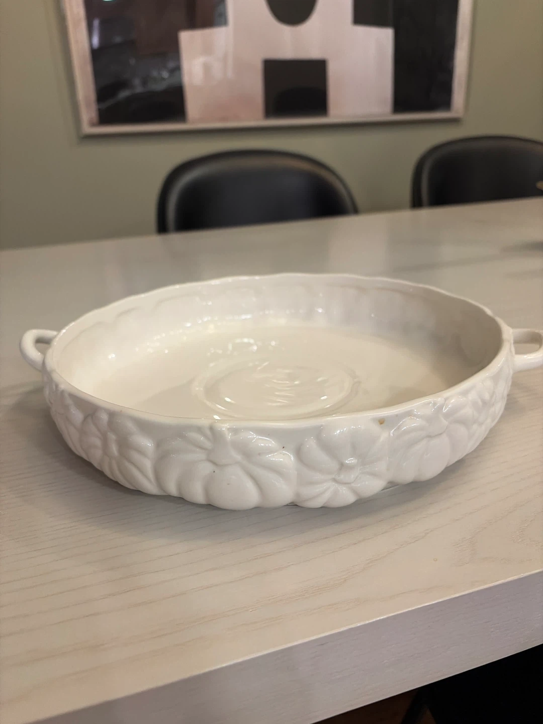 White Ceramic Round Serving Dish with Leaf Embossing - photo 4