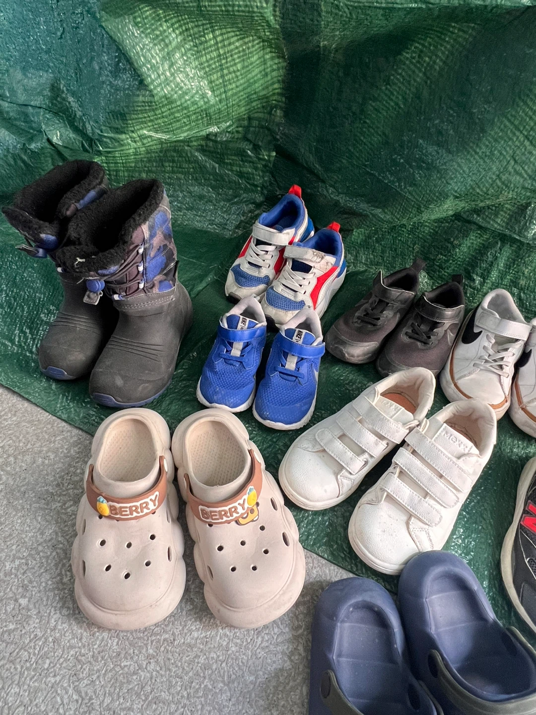Nike Kids Shoes - photo 2