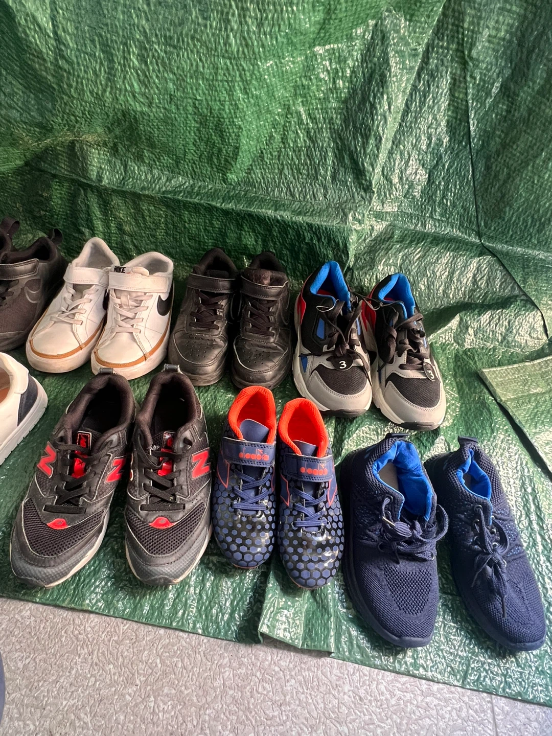 Nike Kids Shoes - photo 4