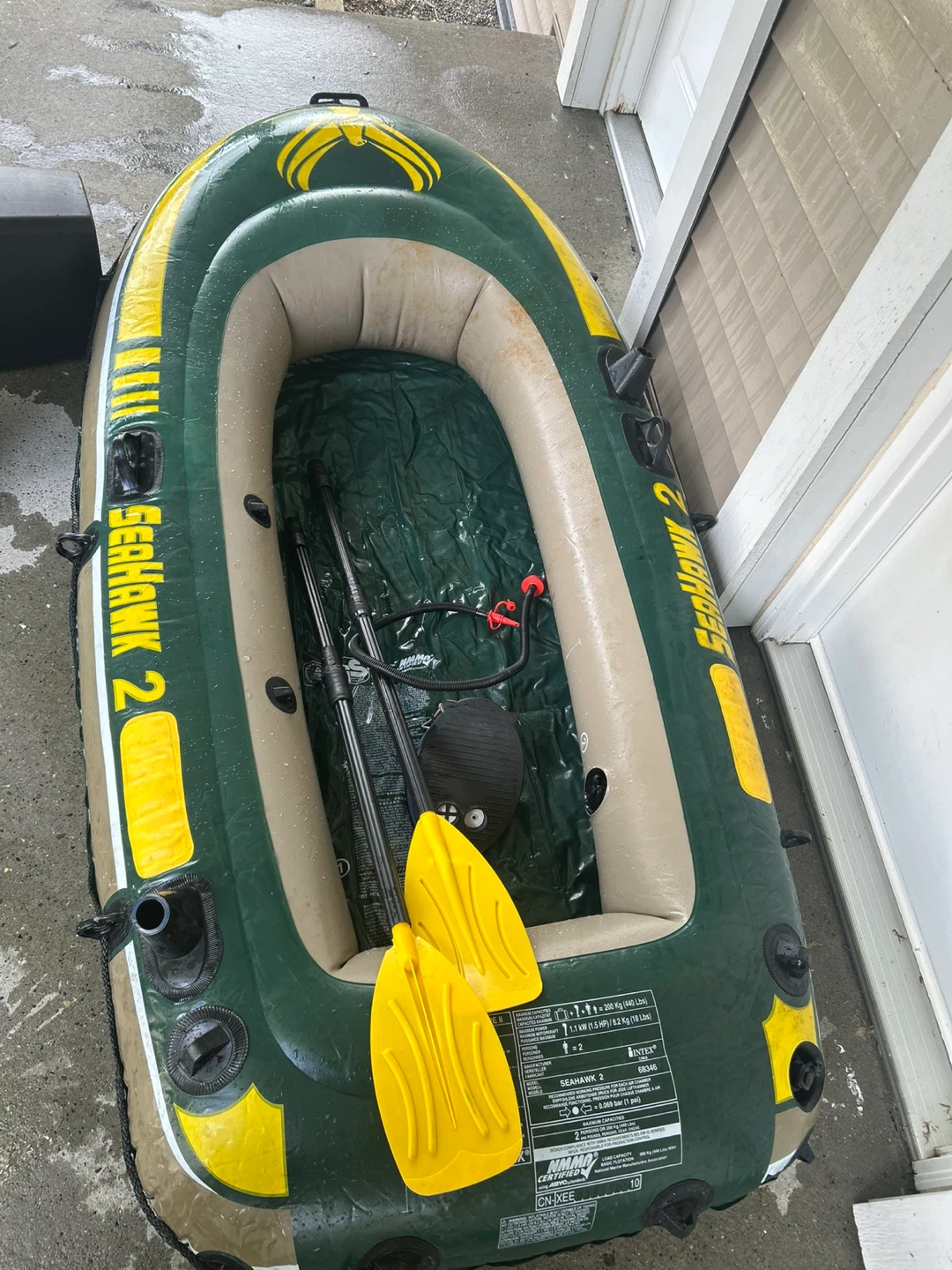 Seahawk Inflatable Boat with pump and petals - photo 3