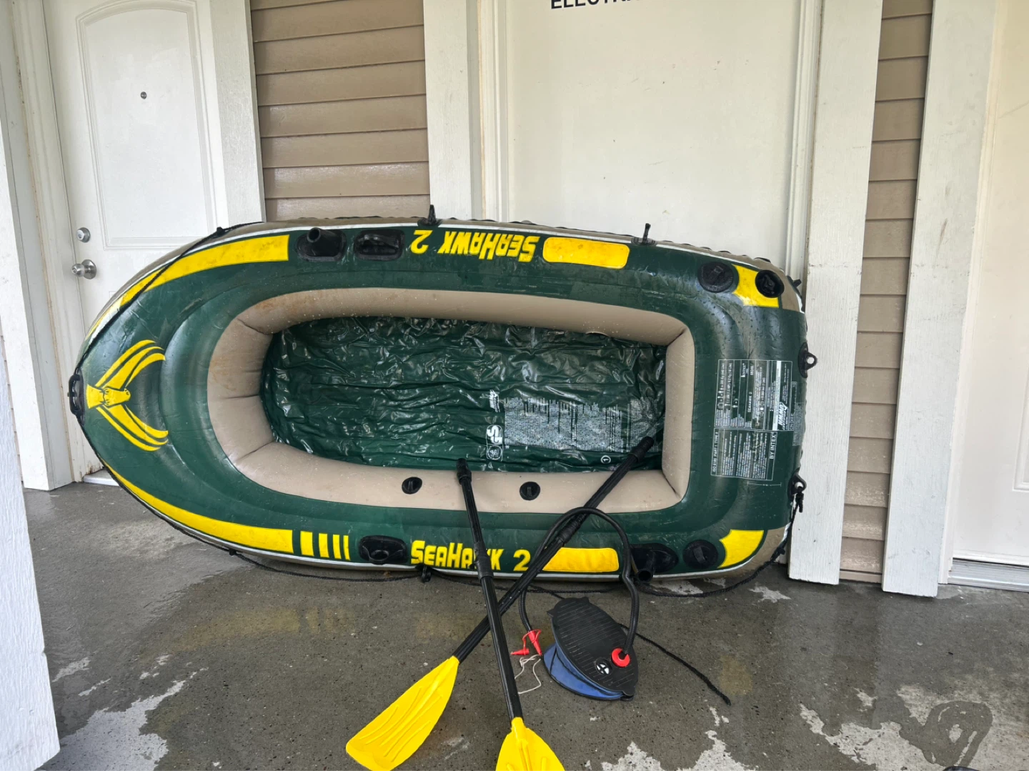Seahawk Inflatable Boat with pump and petals