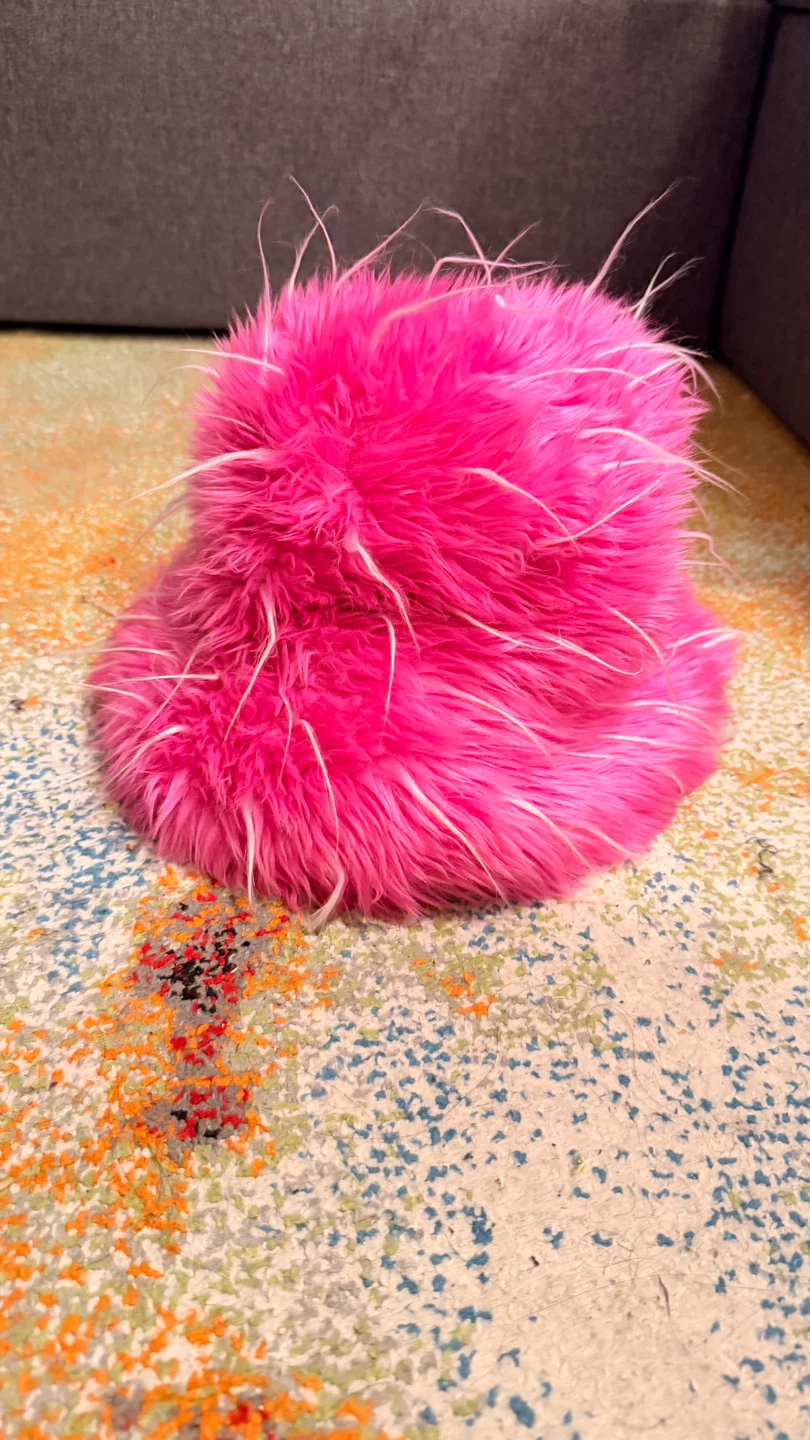 Pink fuzzy hat. Size M/L - photo 2