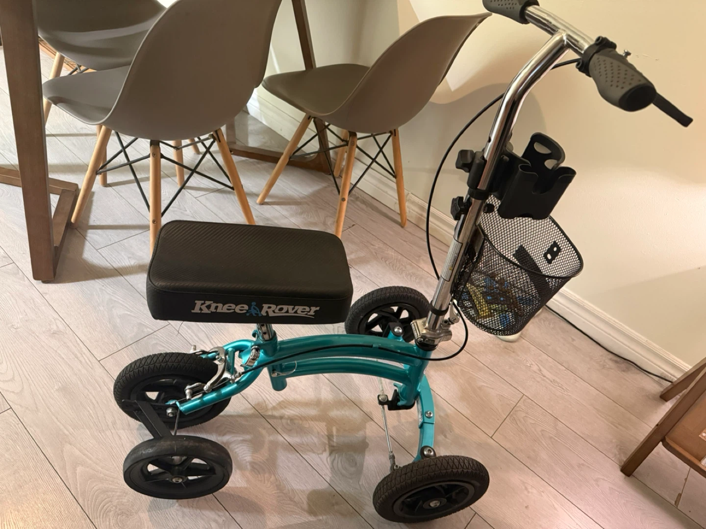 KneeRover Knee Scooter Walker