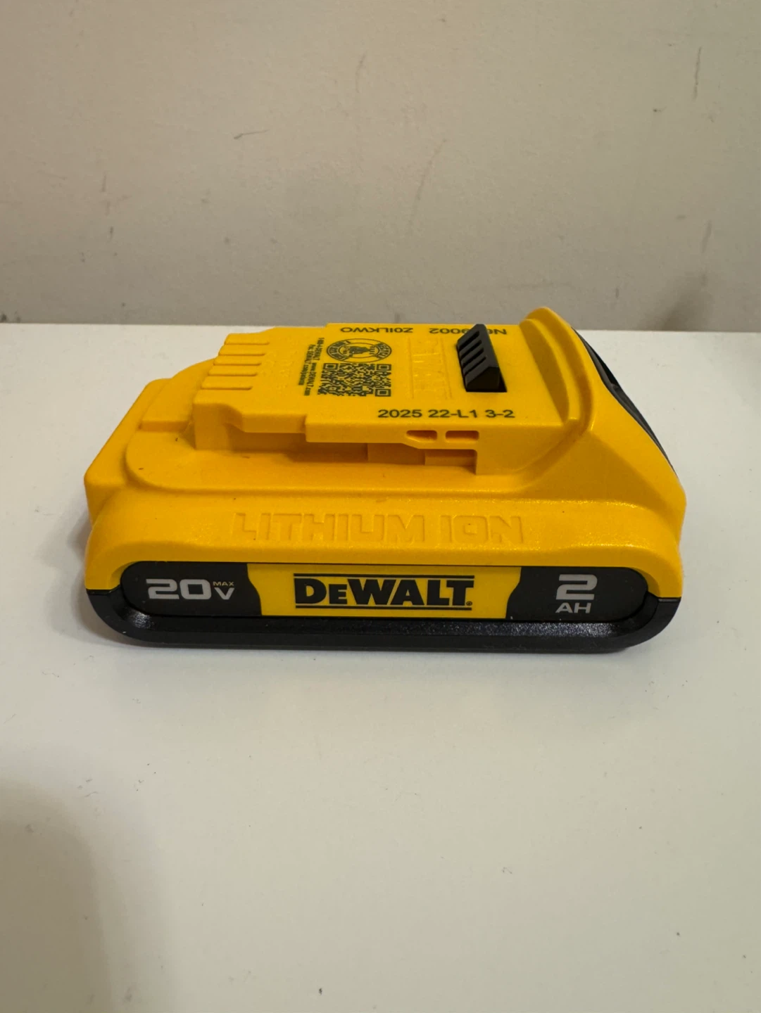 Brand New DEWALT 20V MAX 2.0 Ah Lithium Ion Battery