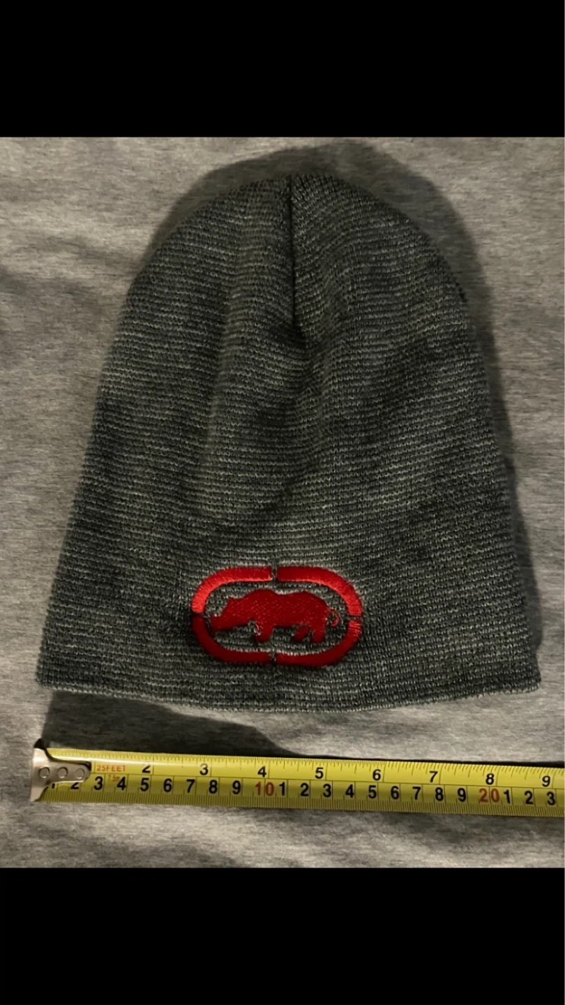 Trade: Ecko Unltd. Beanie Hat 🦏🩶❤️🤍✨