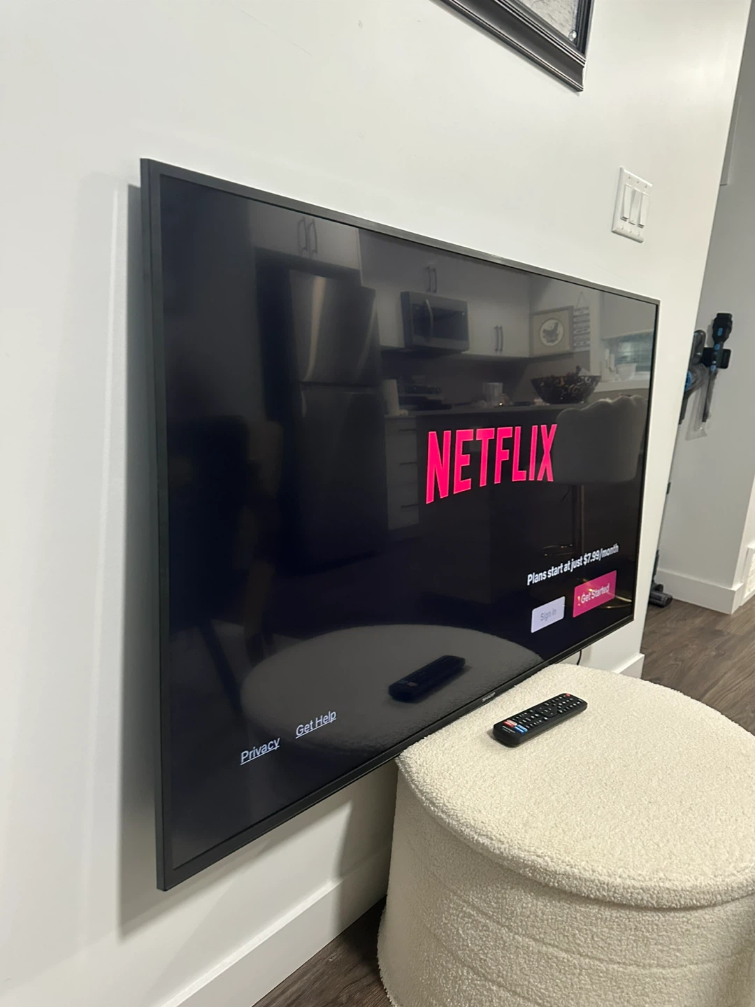 Sharp 60-Inch 4K UHD Smart TV – Like New Condition - photo 3