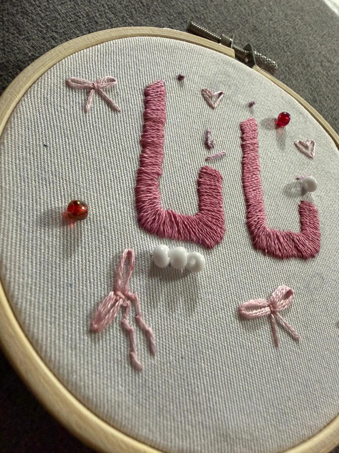 Hand-Embroidered "Naya" Hoop Art with Beads and Bows - photo 2
