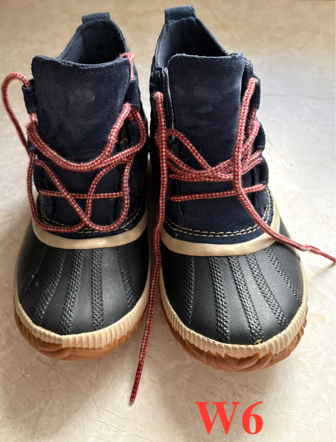 Sorrel snow boots