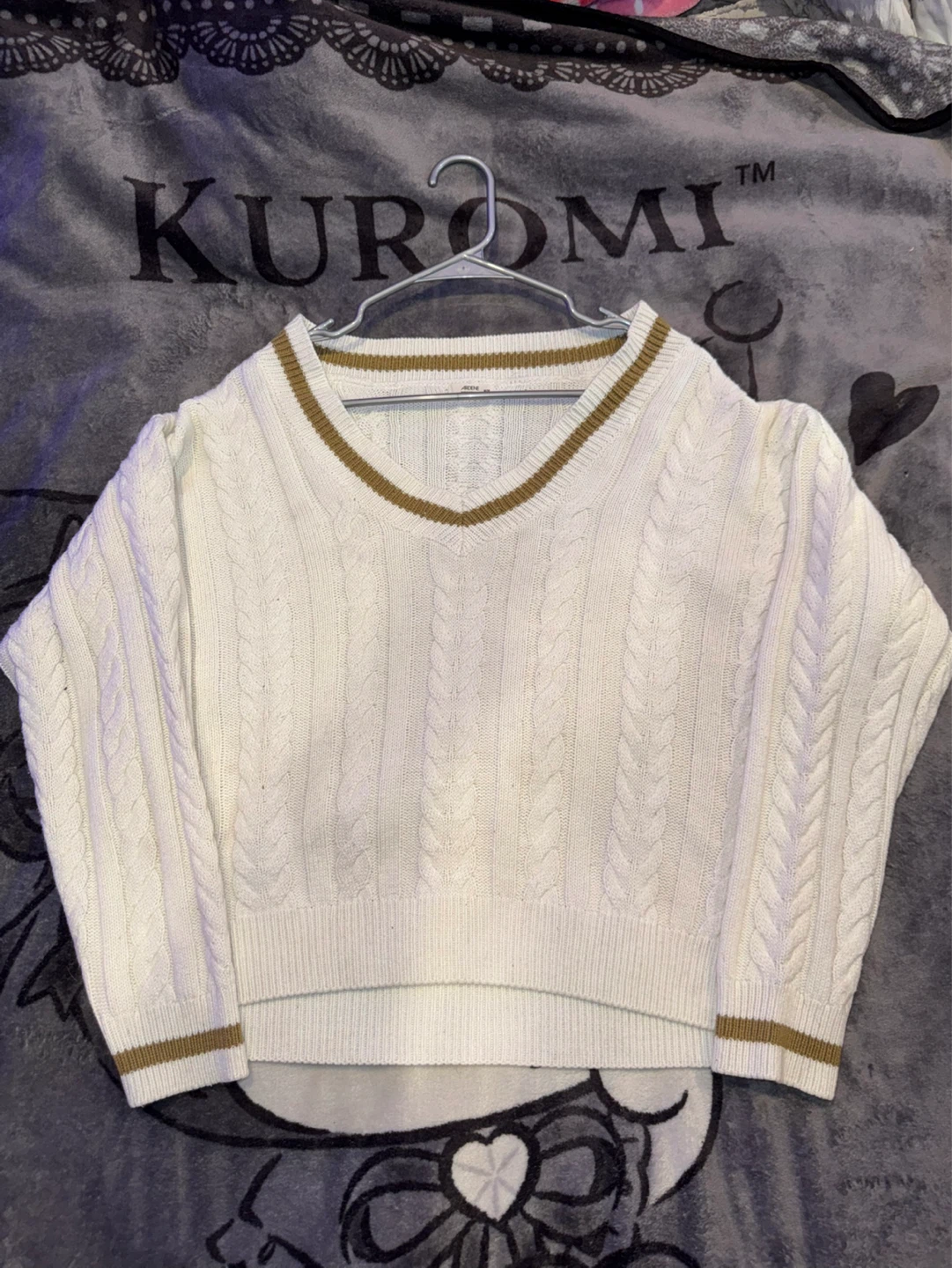 White Cable Knit V-Neck Sweater - photo 3