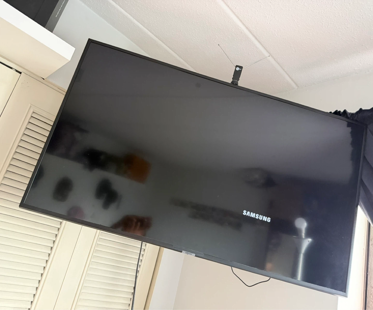 Samsung Flat Screen TV - photo 2