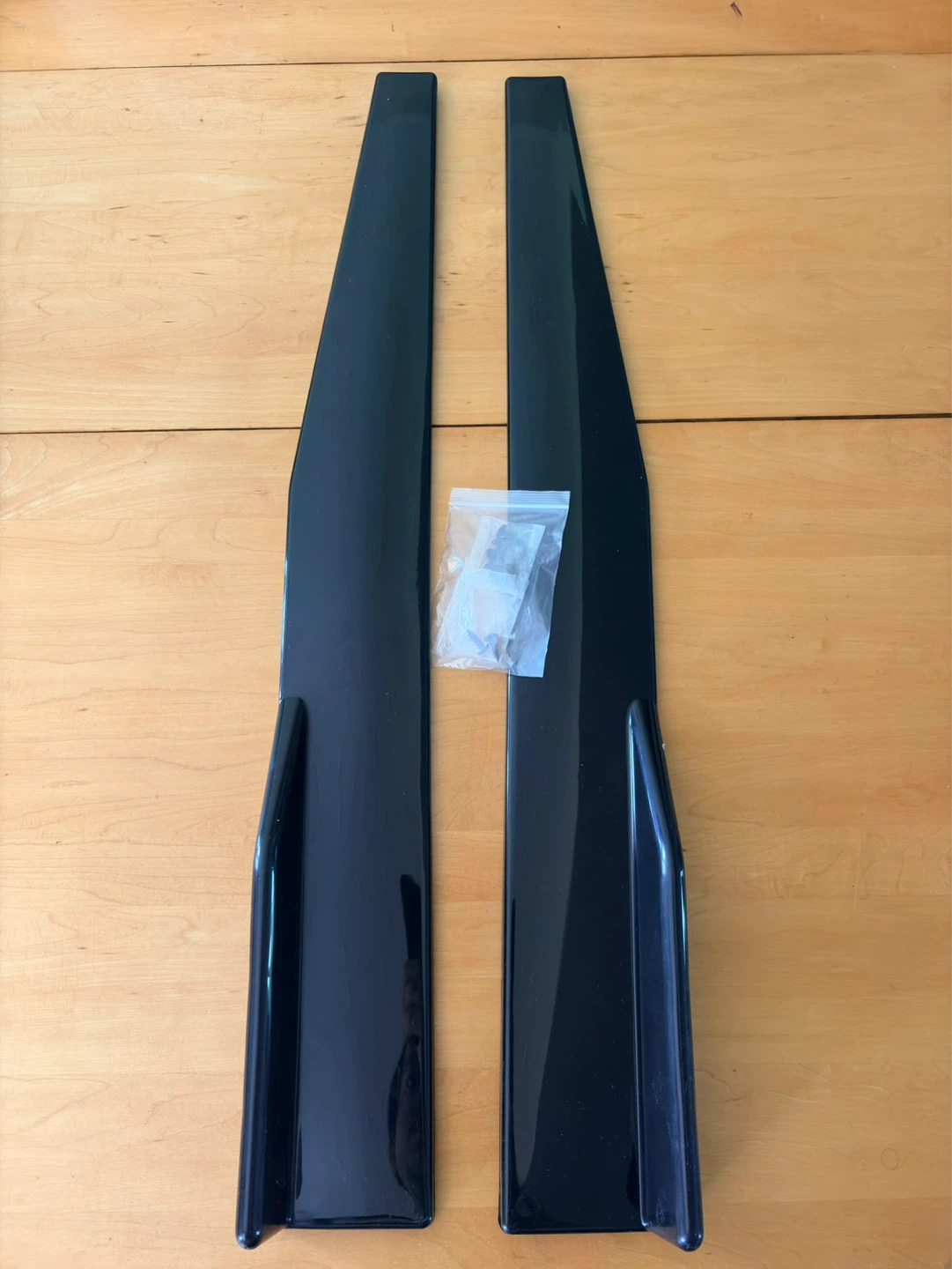 Black Car Side Skirt Splitters