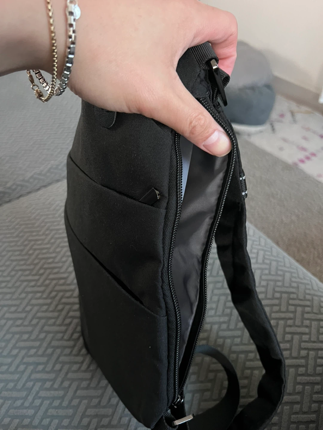 Vagoo Black Crossbody Sling Bag - photo 5