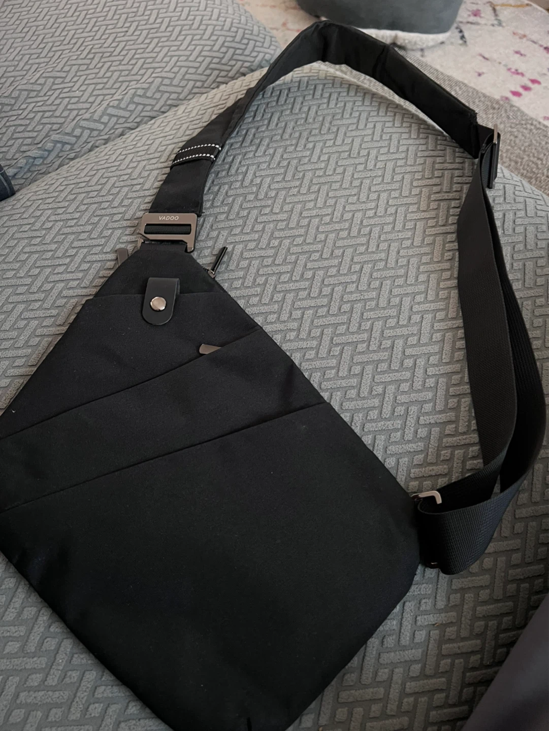 Vagoo Black Crossbody Sling Bag - photo 2