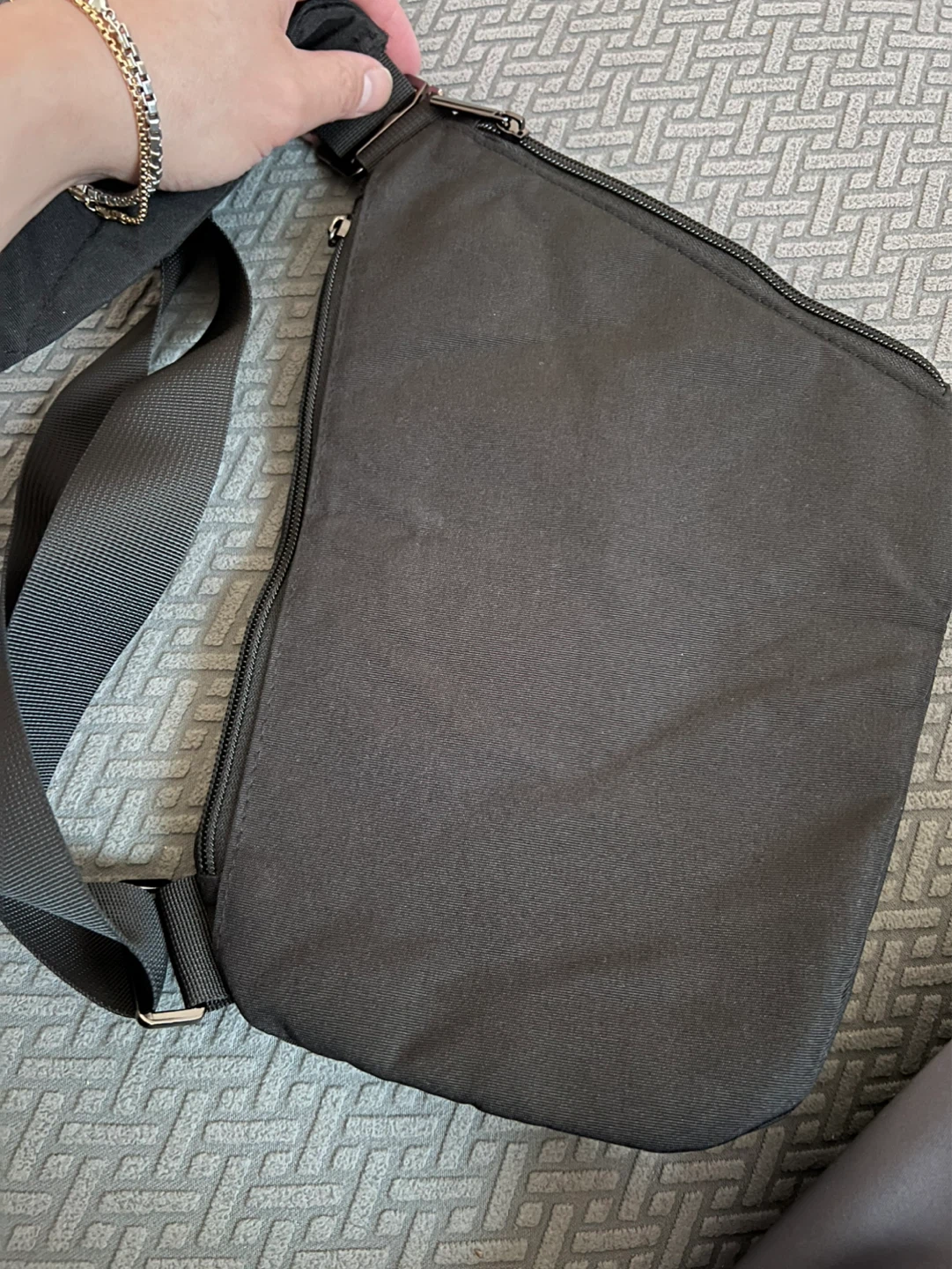 Vagoo Black Crossbody Sling Bag - photo 3