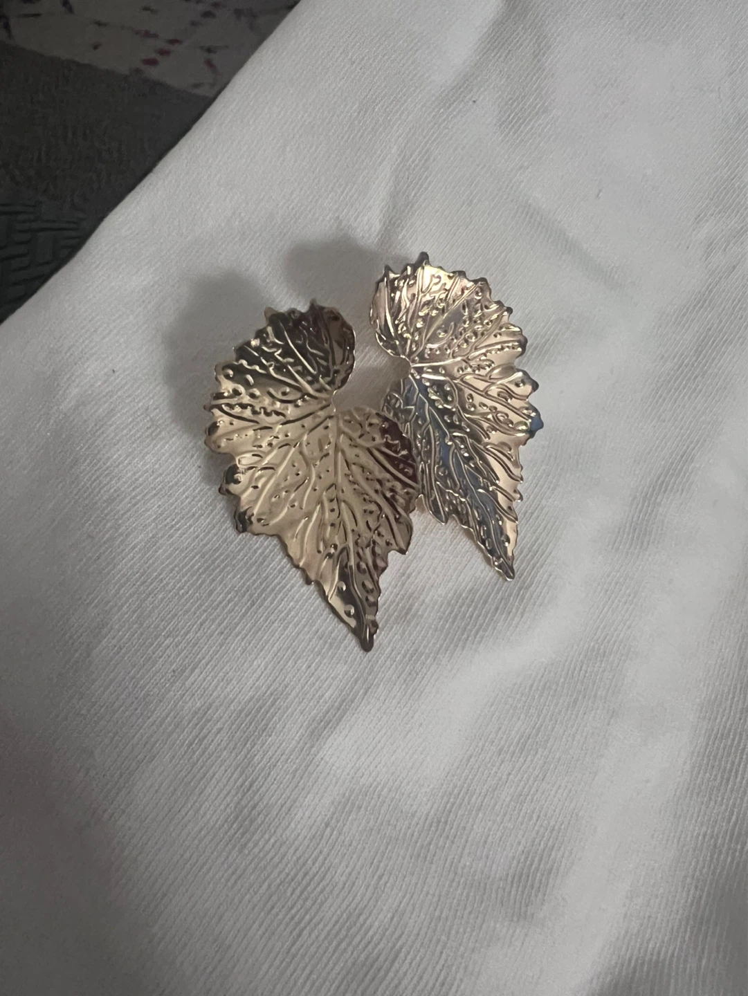 Goldtone Textured Leaf Earrings - photo 2