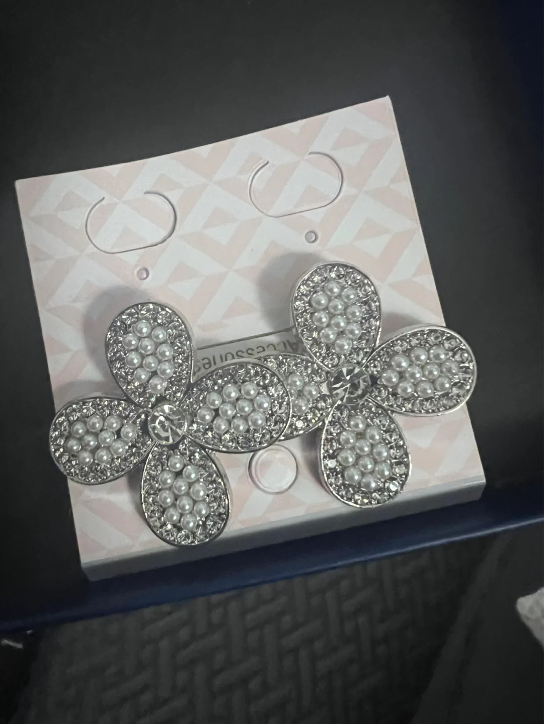 Sparkly Daisy Flower  Earrings