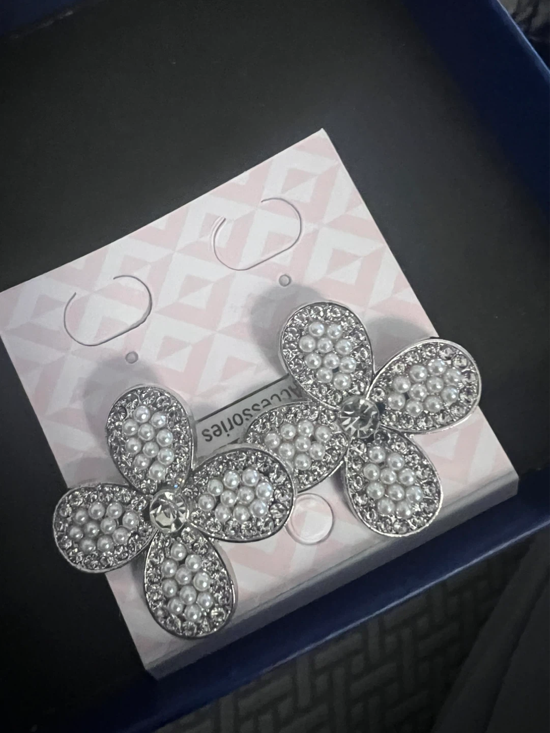 Sparkly Daisy Flower  Earrings - photo 2