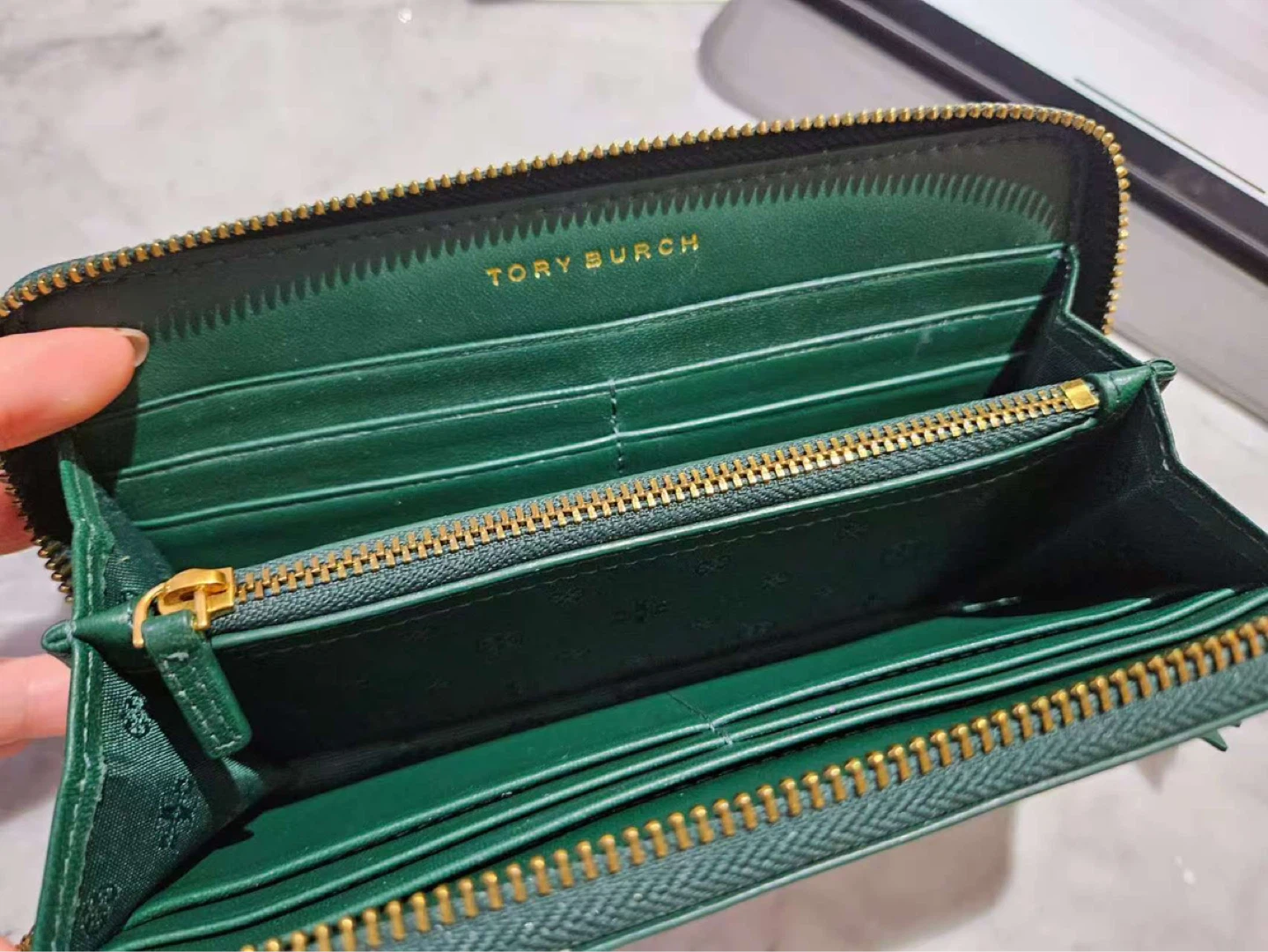 Tory Burch Green Leather Zip Wallet - NEED TO SELL EVERYTHING - photo 2