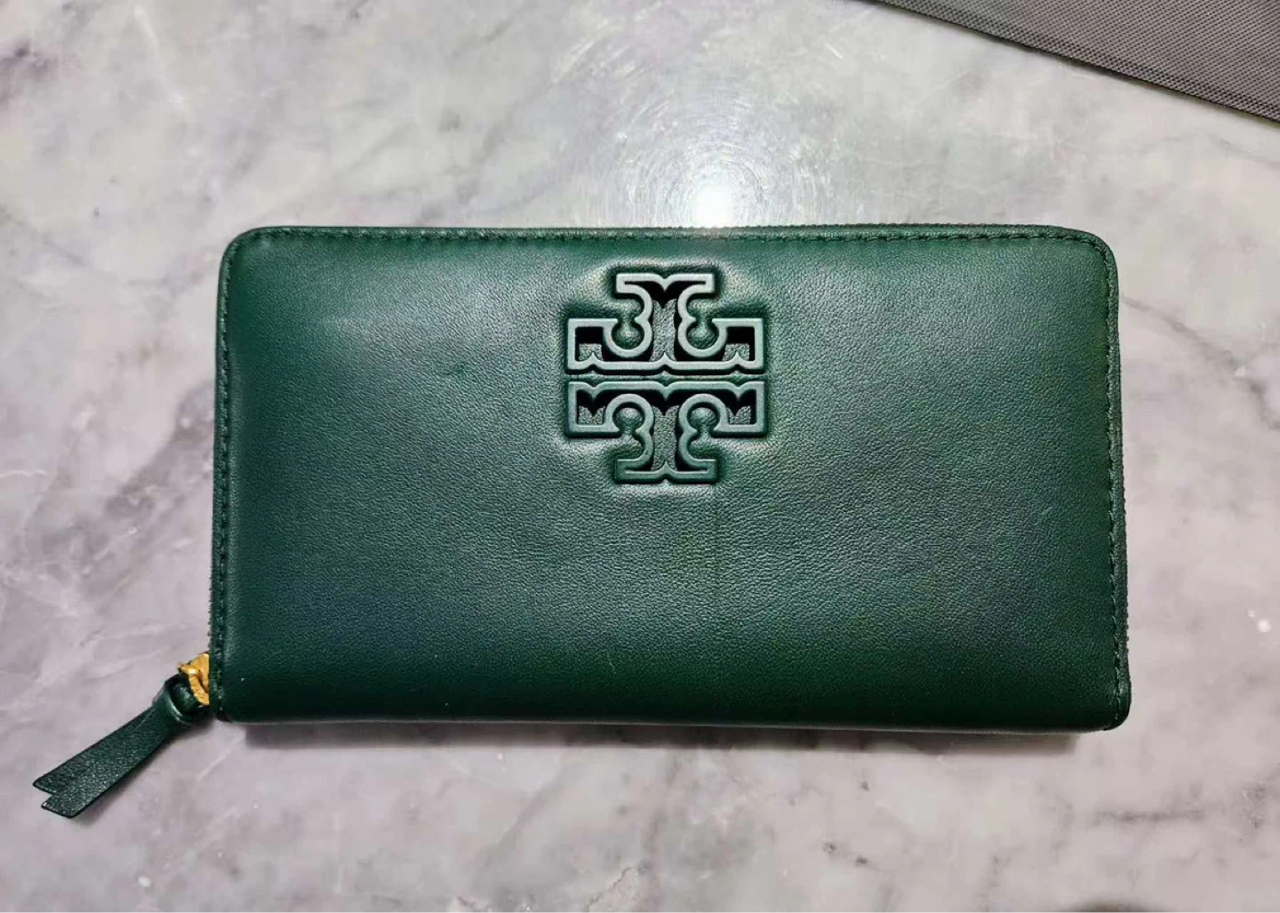 Tory Burch Green Leather Zip Wallet - NEED TO SELL EVERYTHING