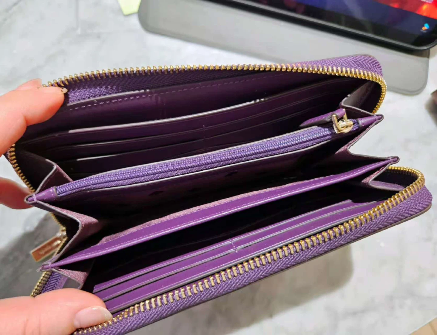 Kate Spade New York Zip Wallet - NEED TO SELL EVERYTHING - photo 2
