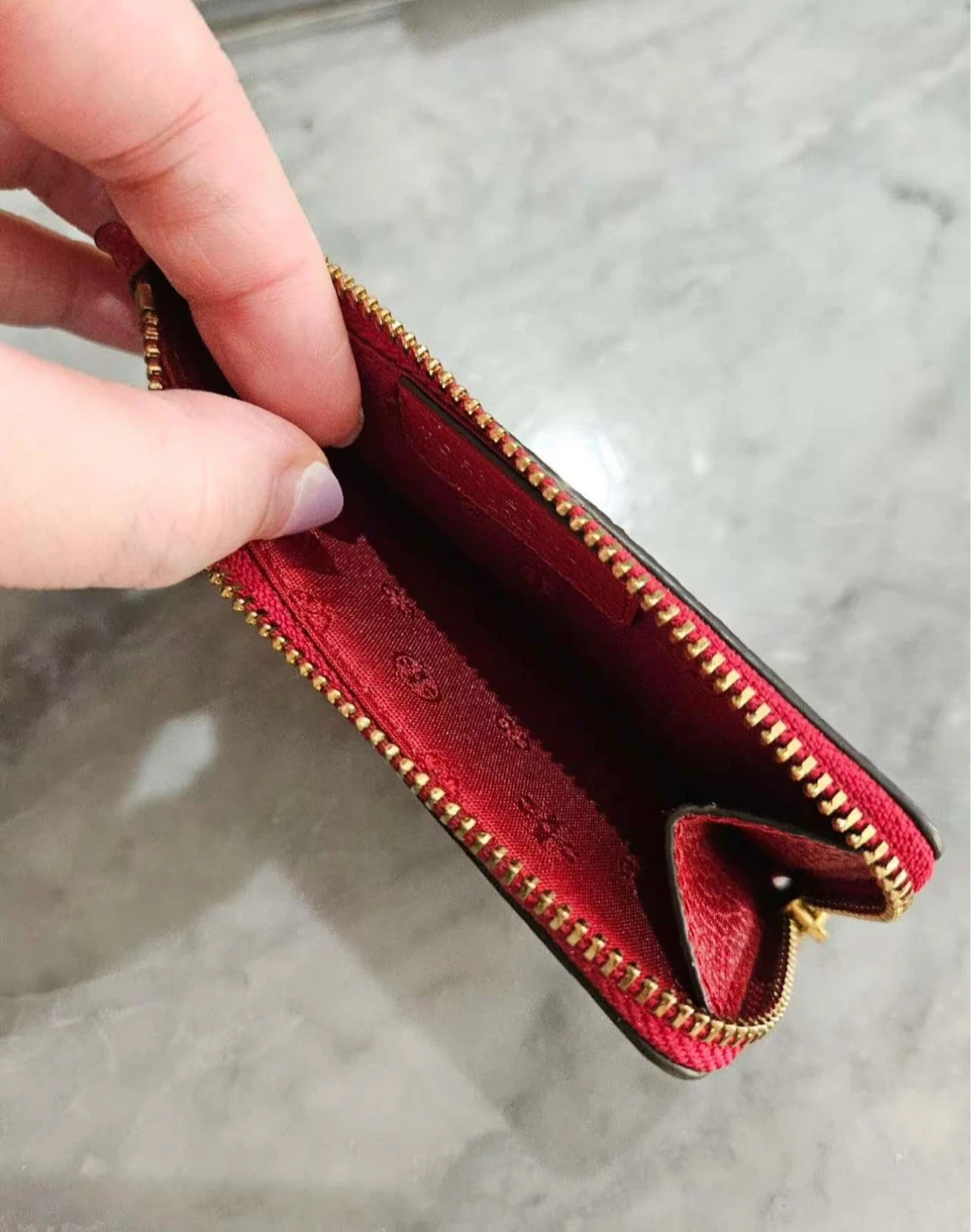 Tory Burch Red Leather Card Holder - NEED TO SELL EVERYTHING - photo 2