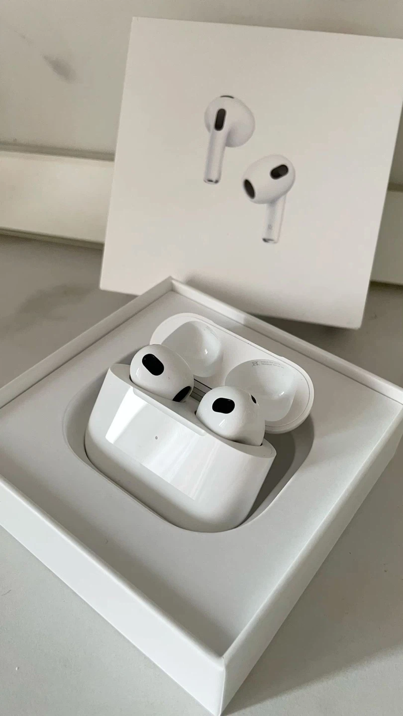 Apple AirPods (3rd Generation) with Charging Case